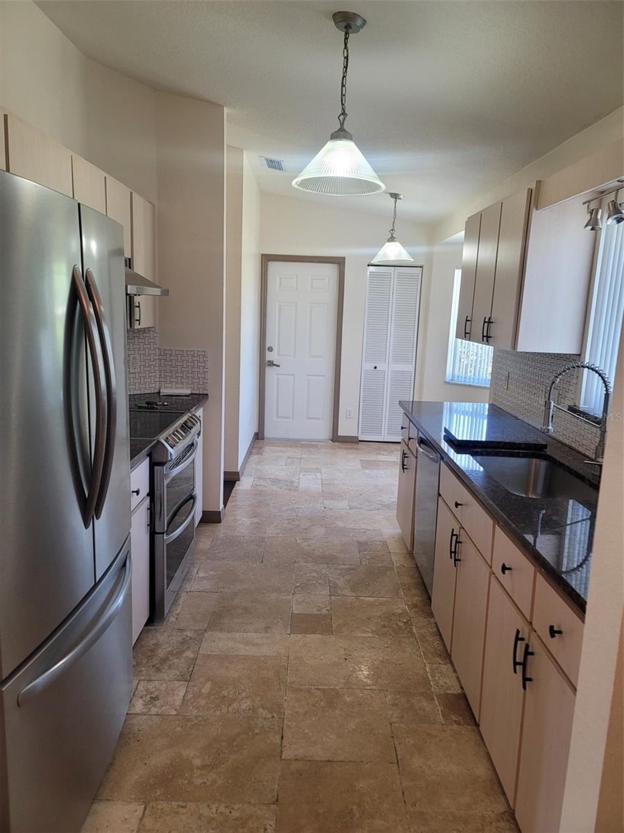 Image 7 of 24 For 10202 61st Terrace Road