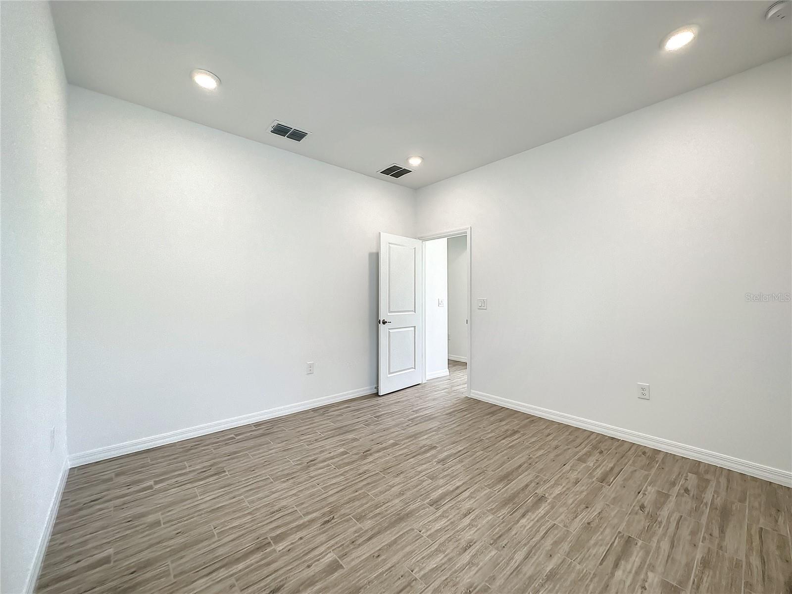 Image 15 of 53 For 6379 73rd Avenue