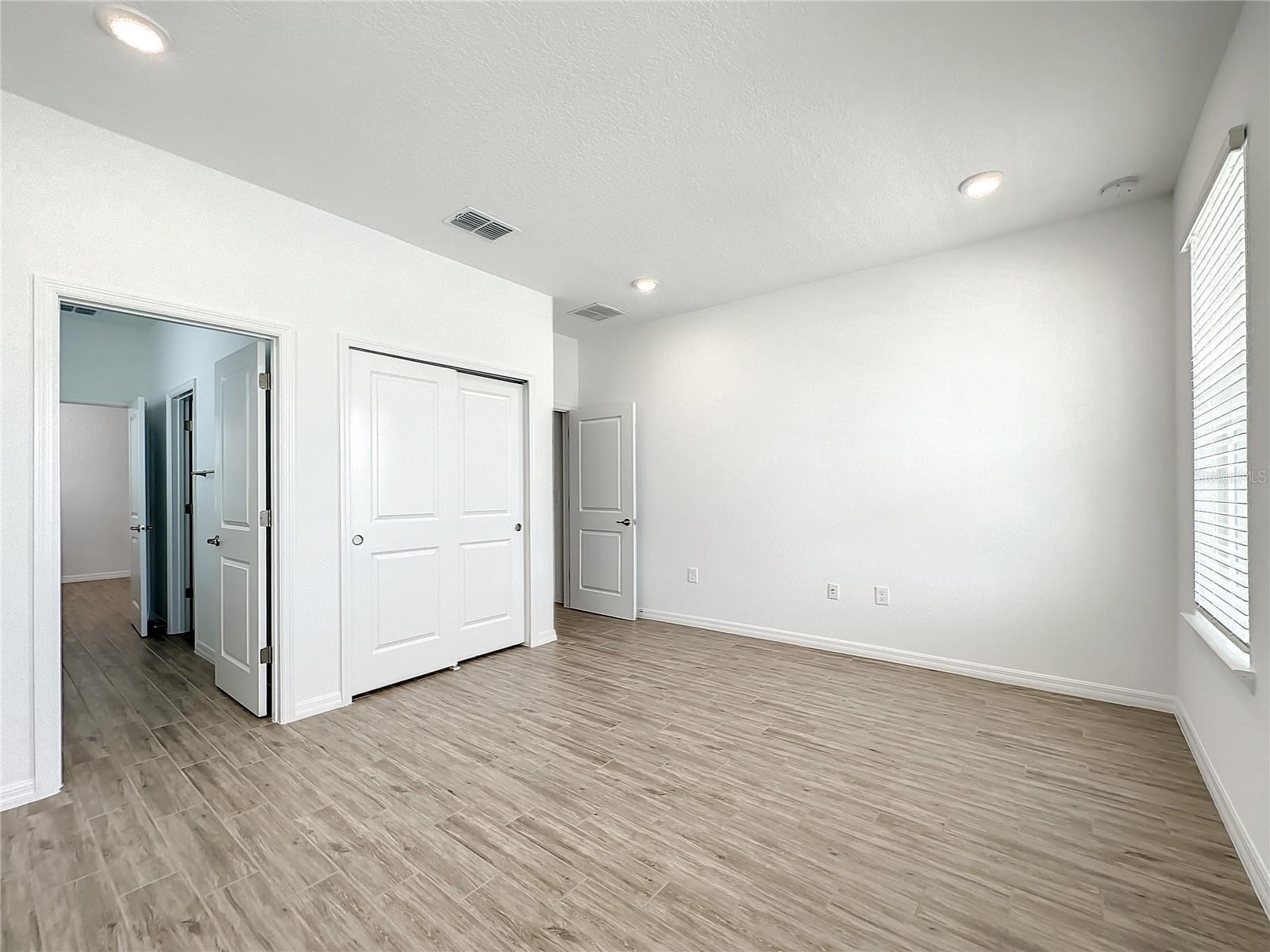 Image 17 of 53 For 6379 73rd Avenue