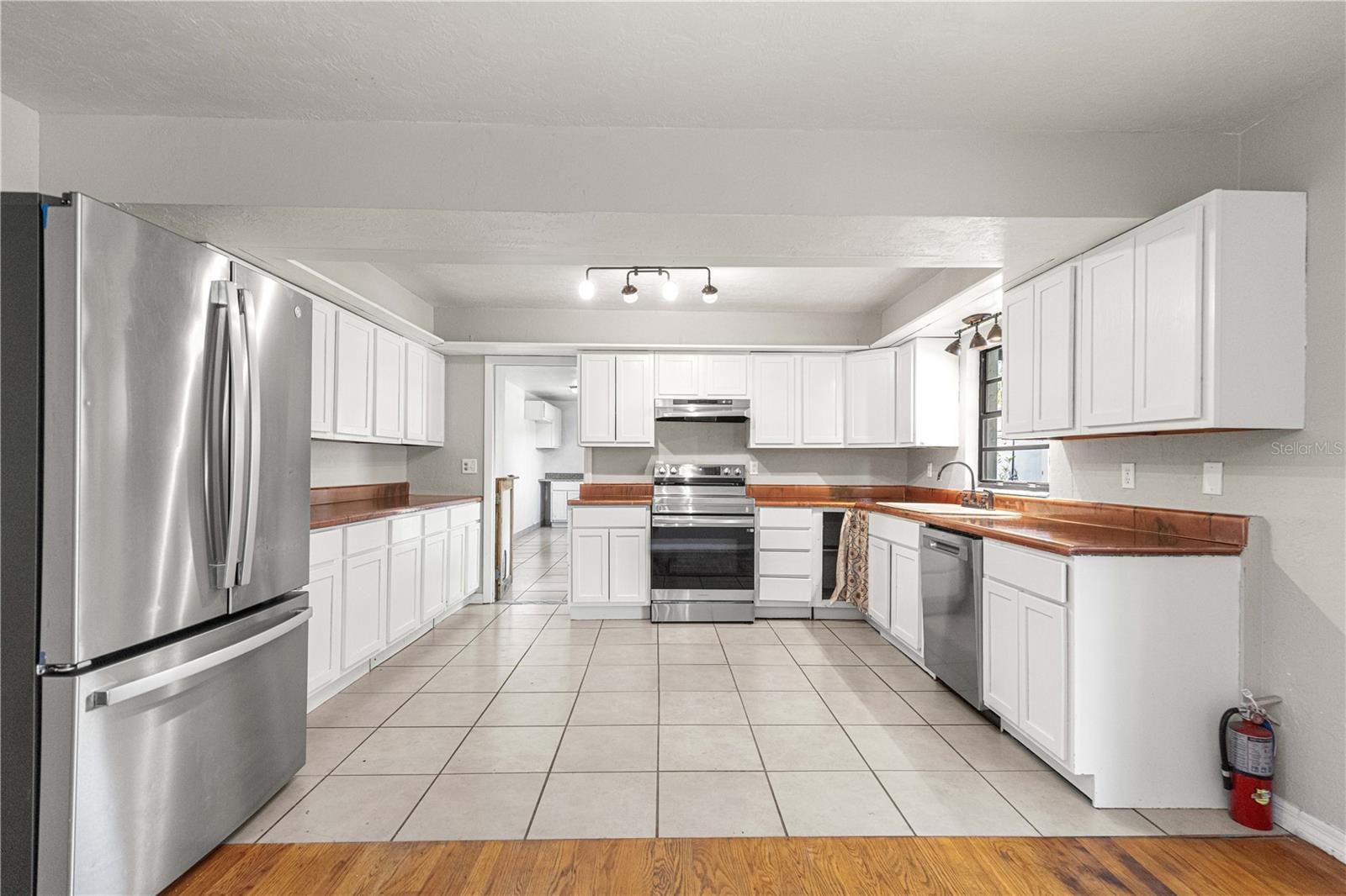 Image 17 of 37 For 5721 21st Lane