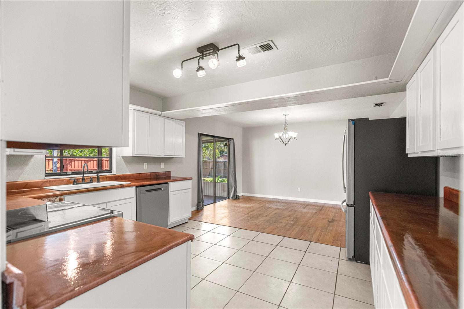 Image 18 of 37 For 5721 21st Lane