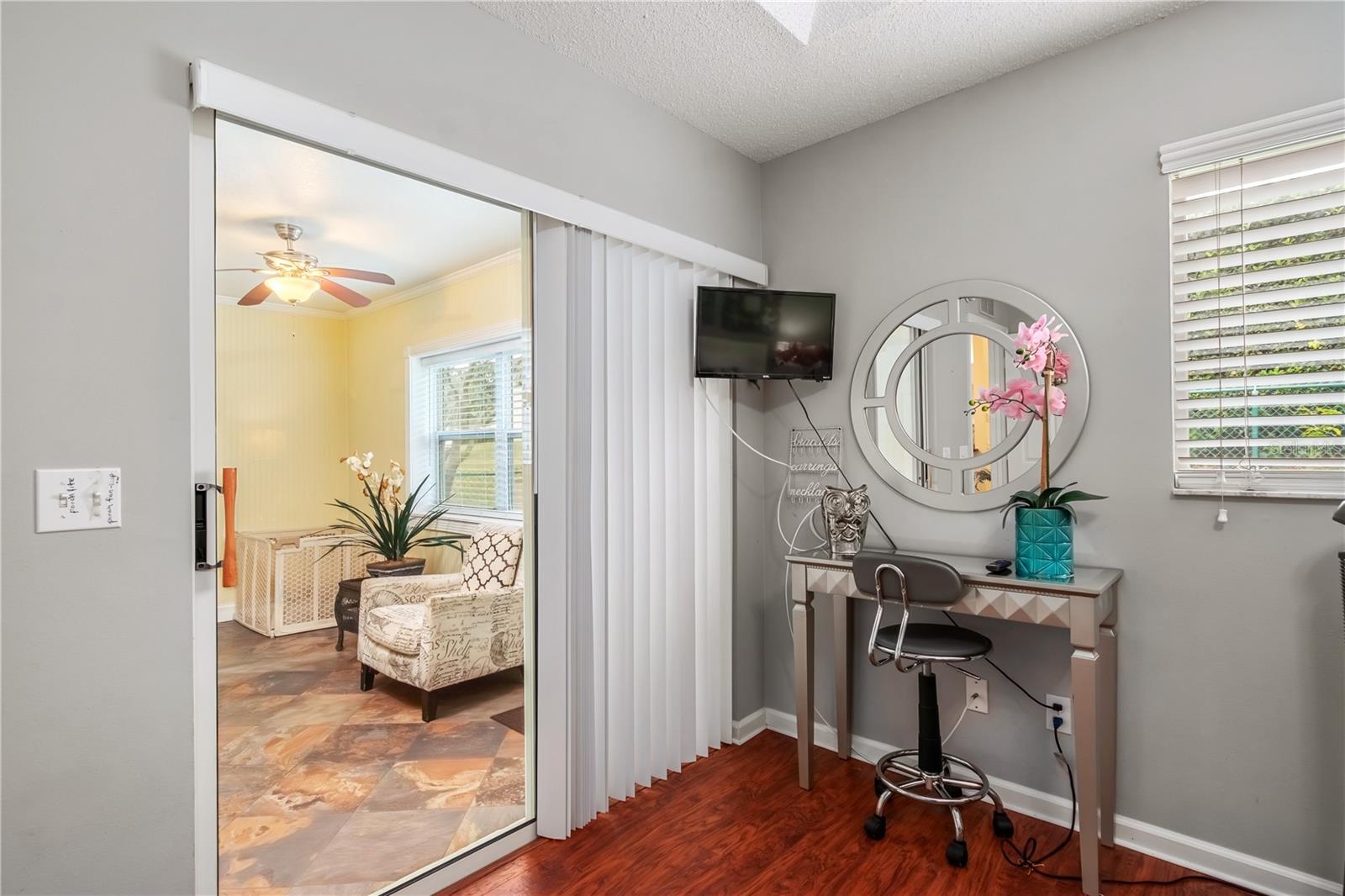 Image 19 of 43 For 1918 50th Avenue