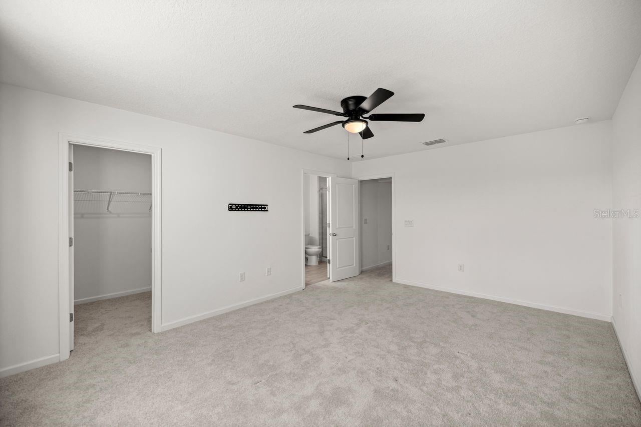 Image 17 of 26 For 3353 37 Ave Road