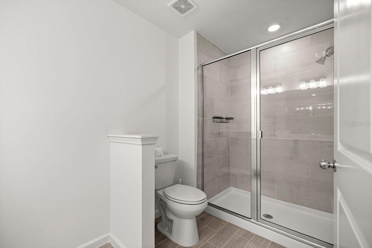 Image 19 of 26 For 3353 37 Ave Road