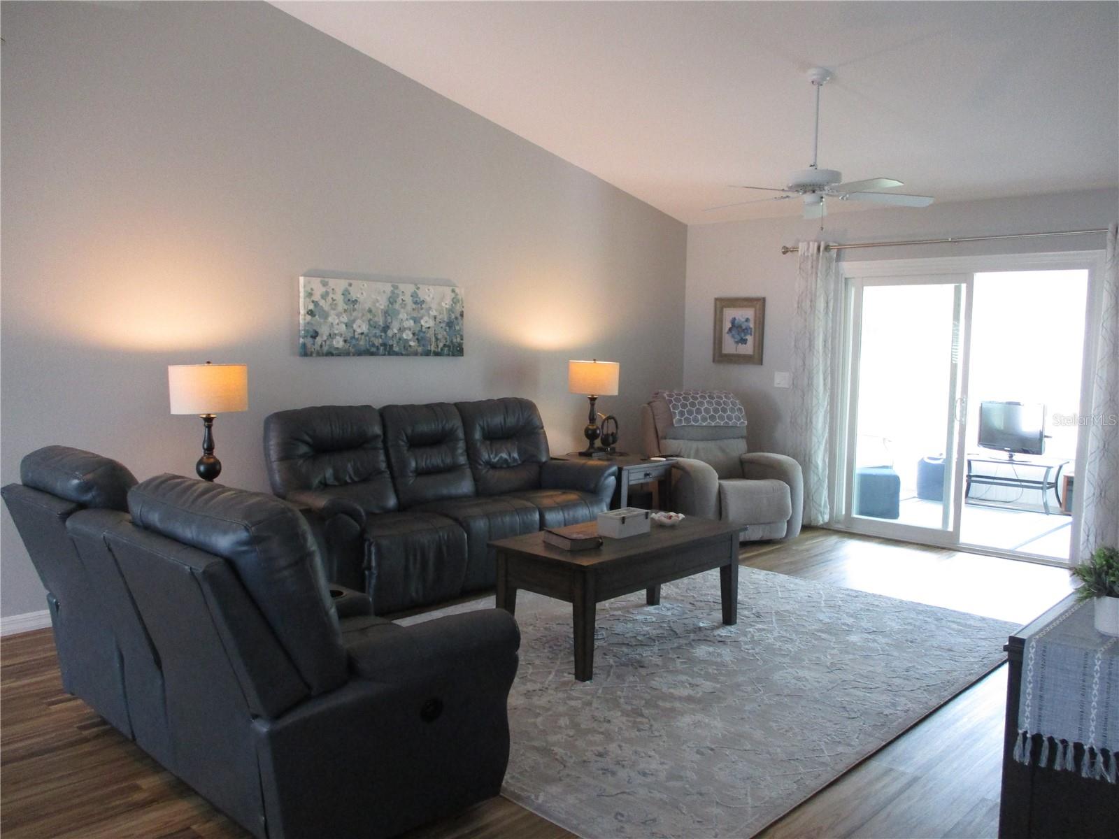 Image 10 of 76 For 13908 114th Circle