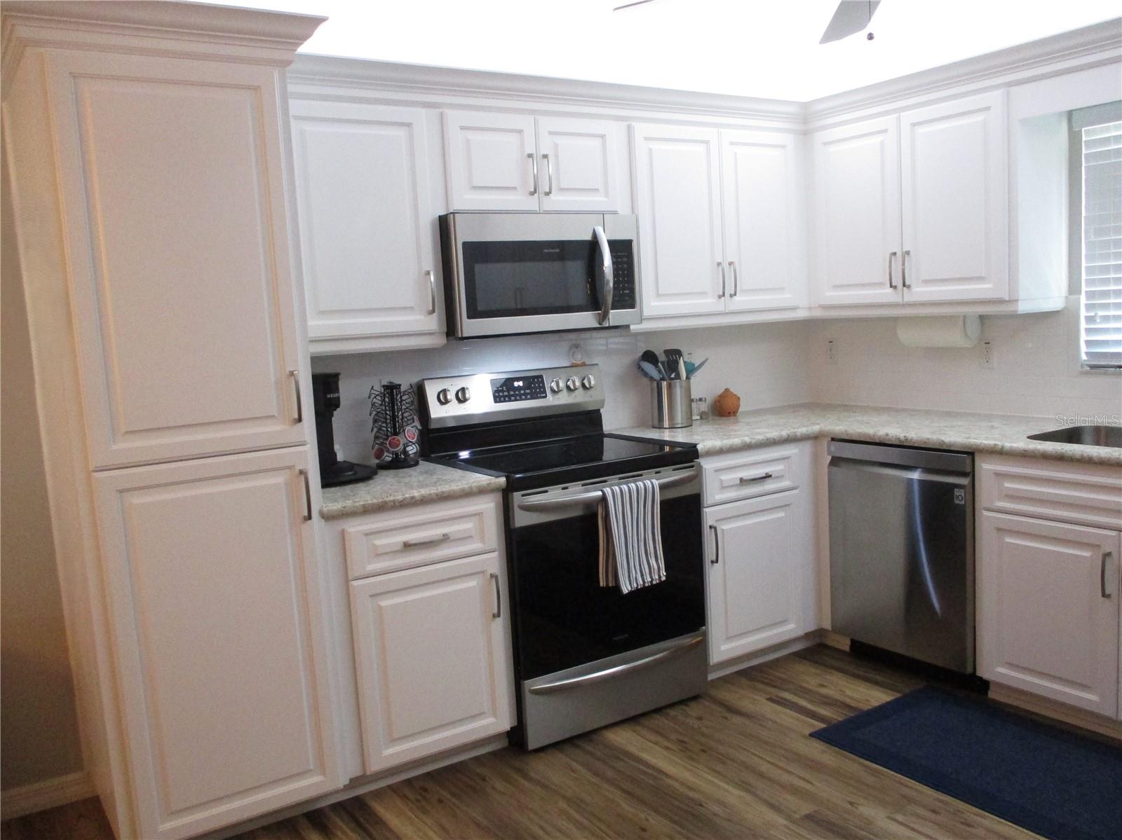 Image 13 of 76 For 13908 114th Circle