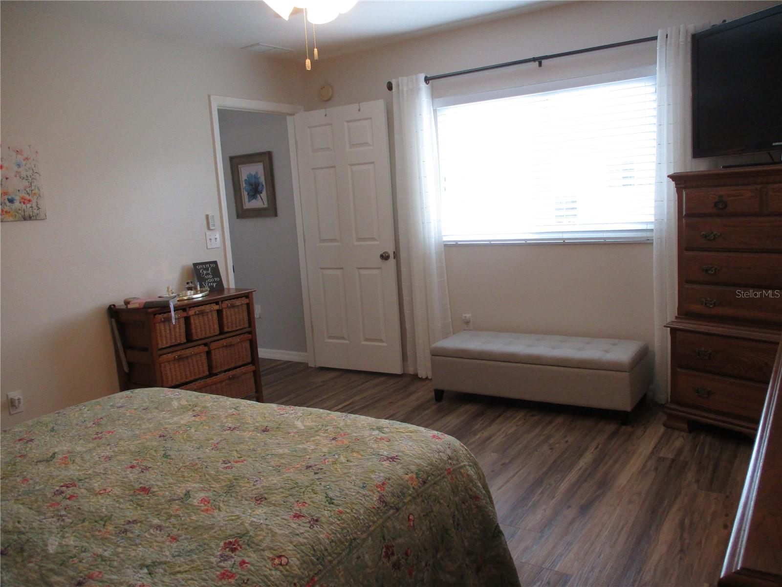 Image 26 of 76 For 13908 114th Circle