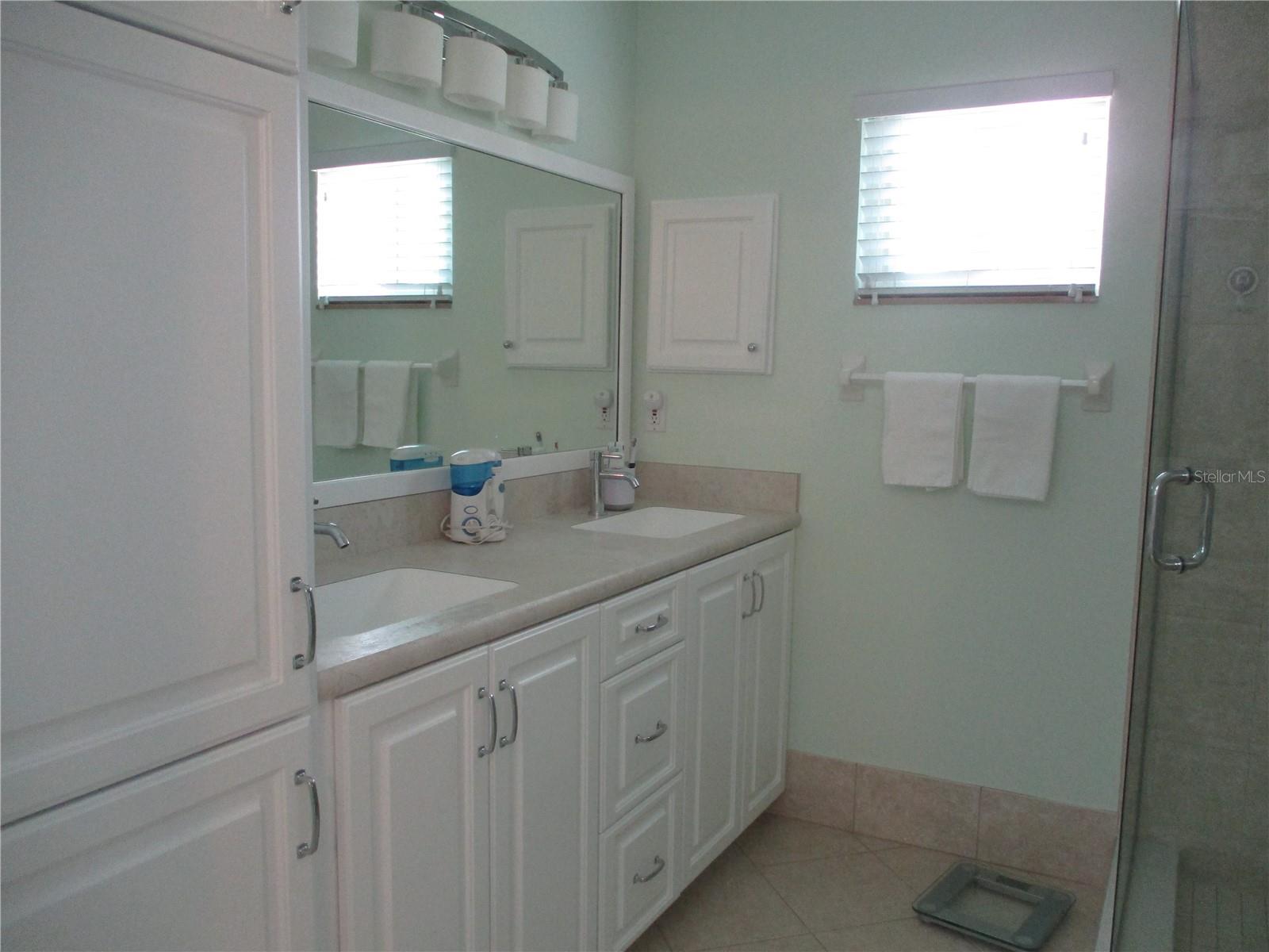 Image 29 of 76 For 13908 114th Circle