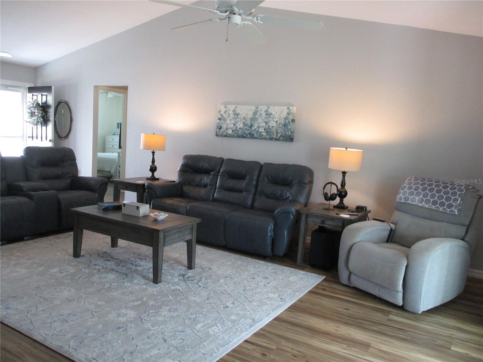 Image 7 of 76 For 13908 114th Circle