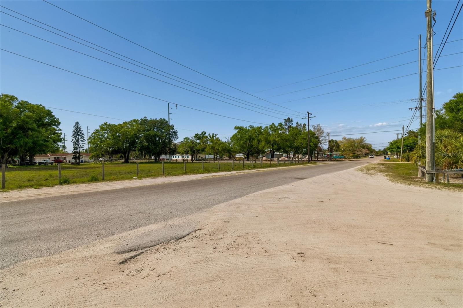 Image 33 of 34 For 610 Railroad Street