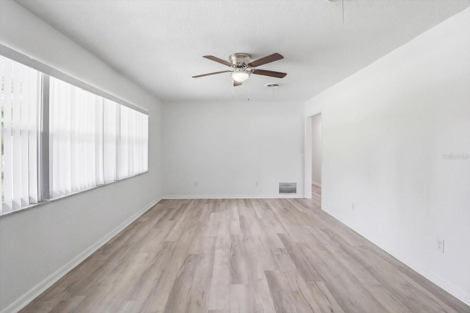 Image 14 of 75 For 24576 Falcon Avenue