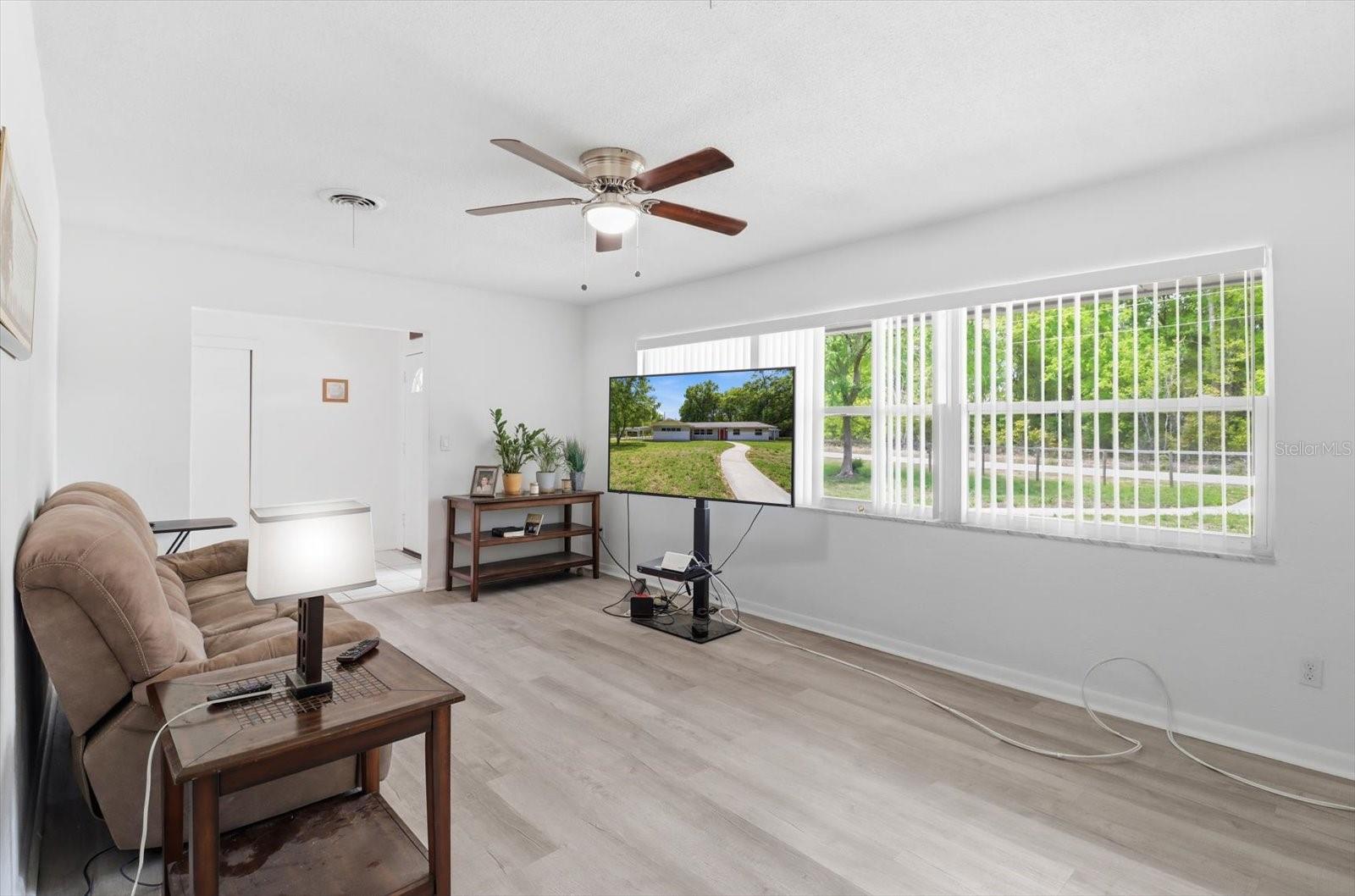 Image 17 of 75 For 24576 Falcon Avenue