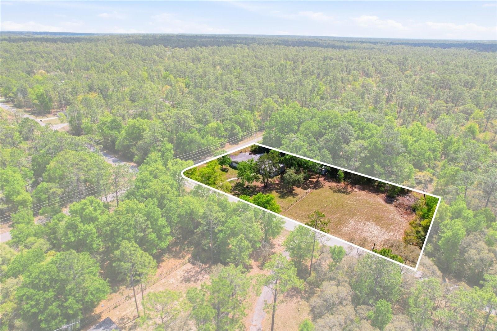 Image 5 of 75 For 24576 Falcon Avenue