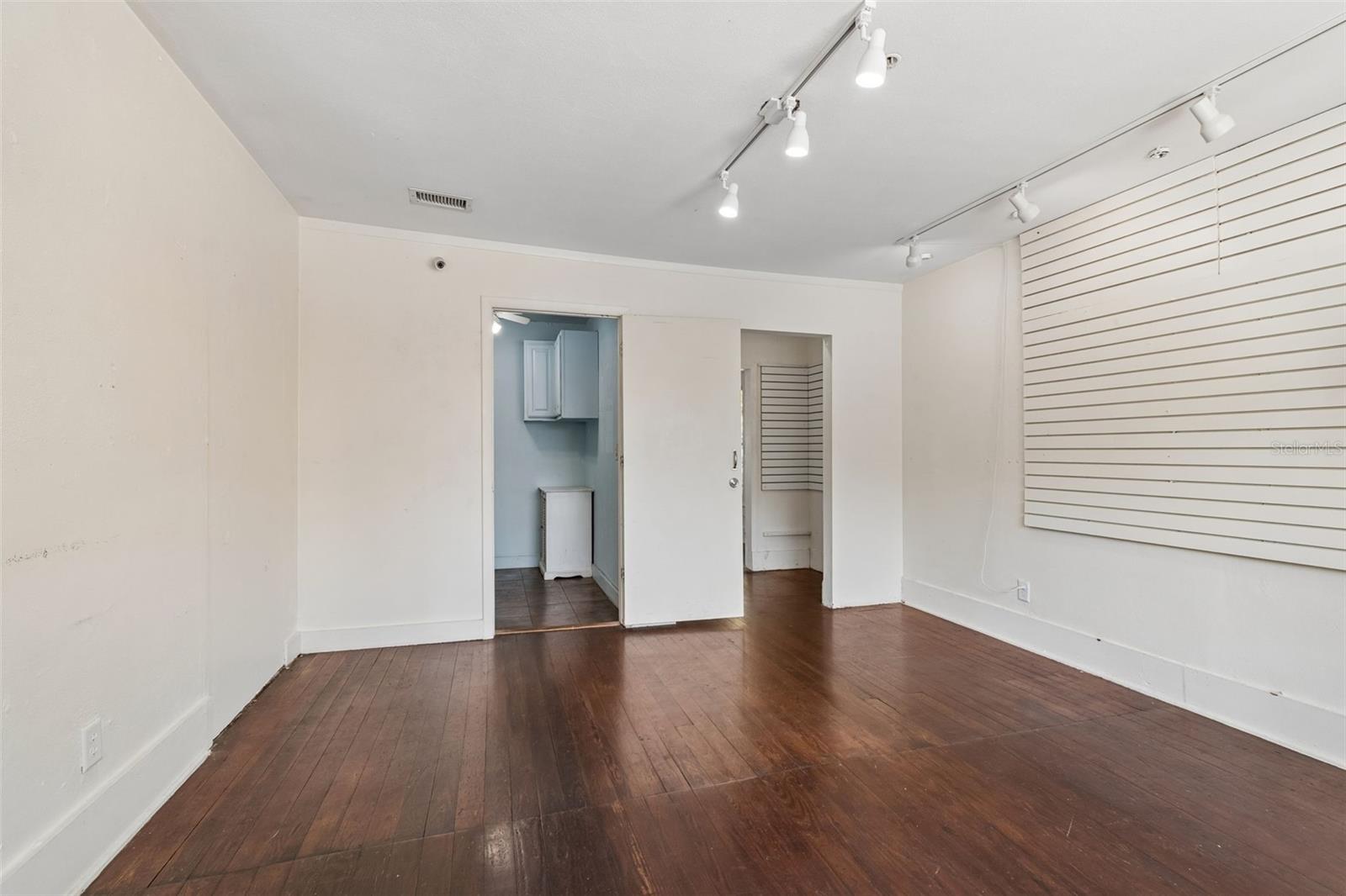 Image 11 of 51 For 123 2nd Avenue S