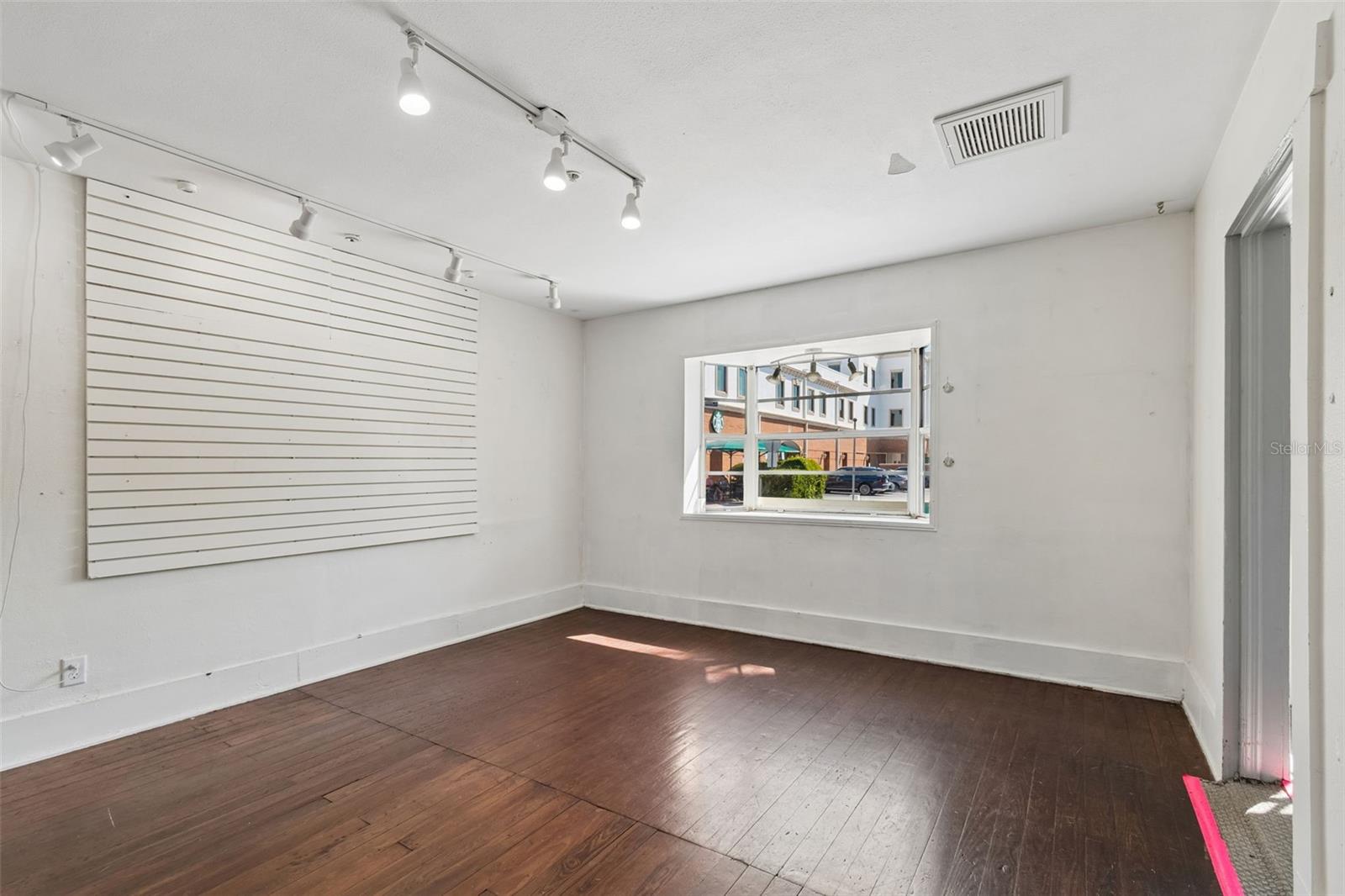 Image 13 of 51 For 123 2nd Avenue S