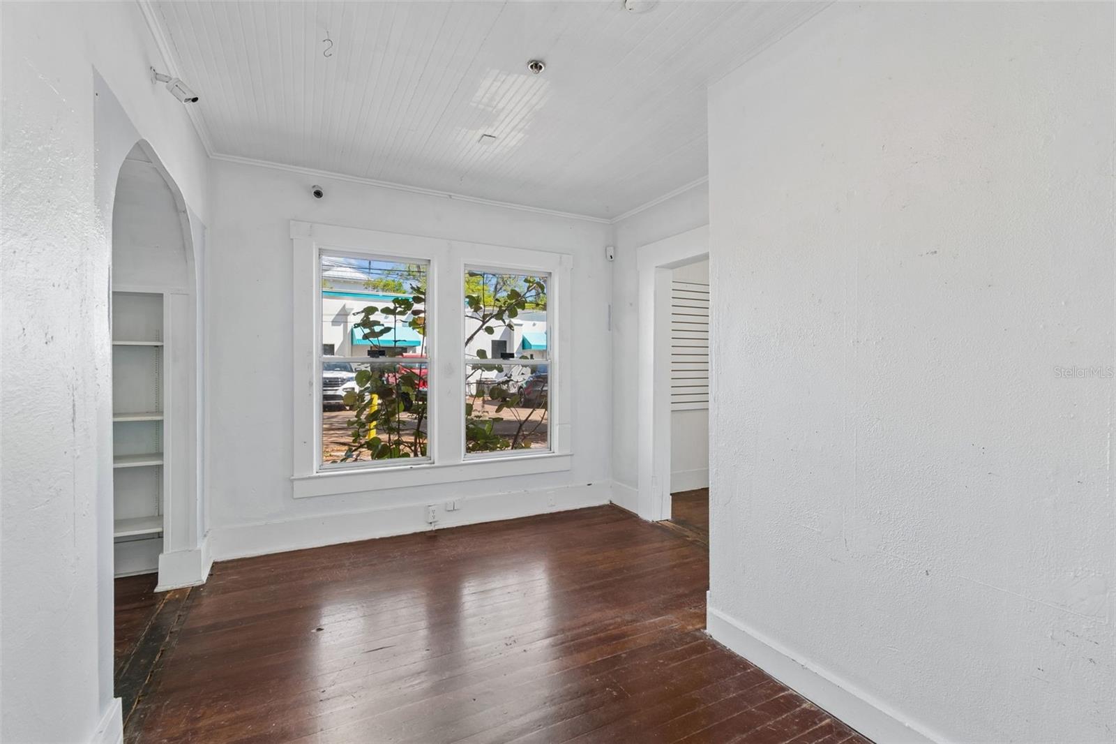 Image 18 of 51 For 123 2nd Avenue S