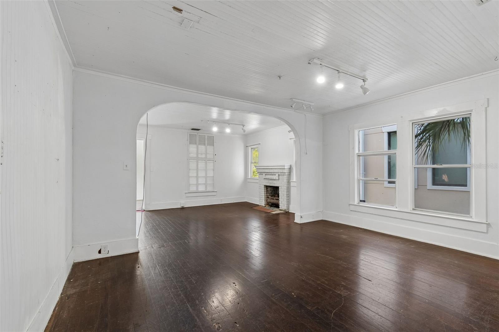 Image 20 of 51 For 123 2nd Avenue S