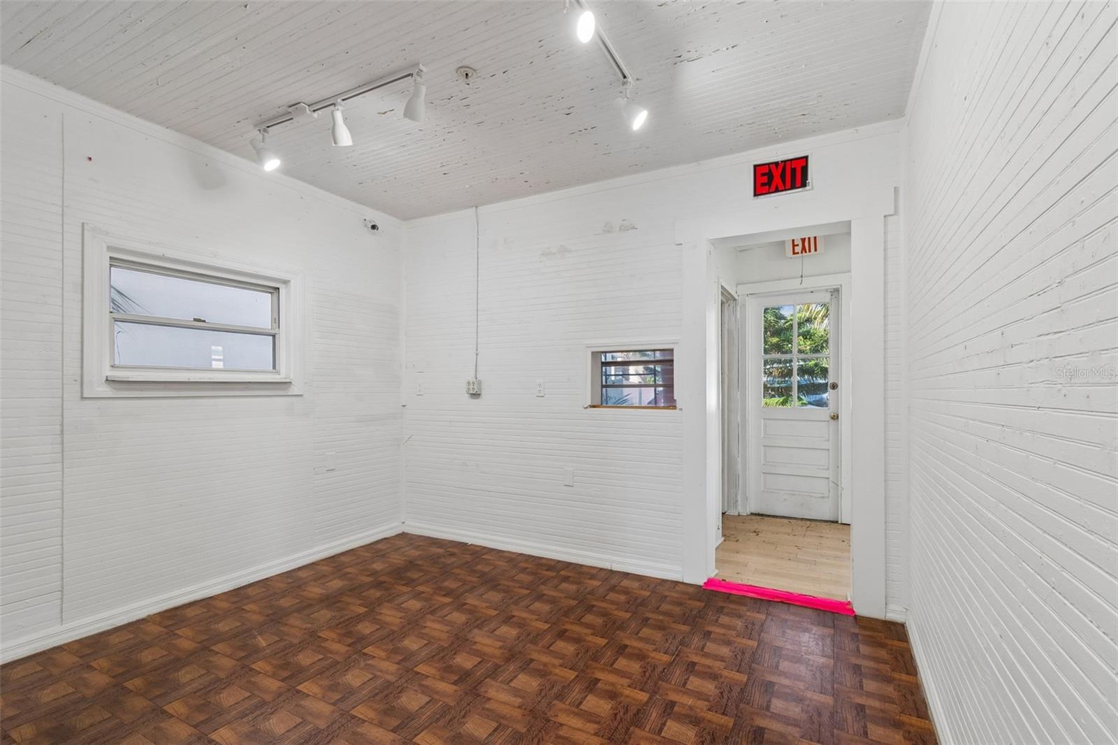 Image 23 of 51 For 123 2nd Avenue S