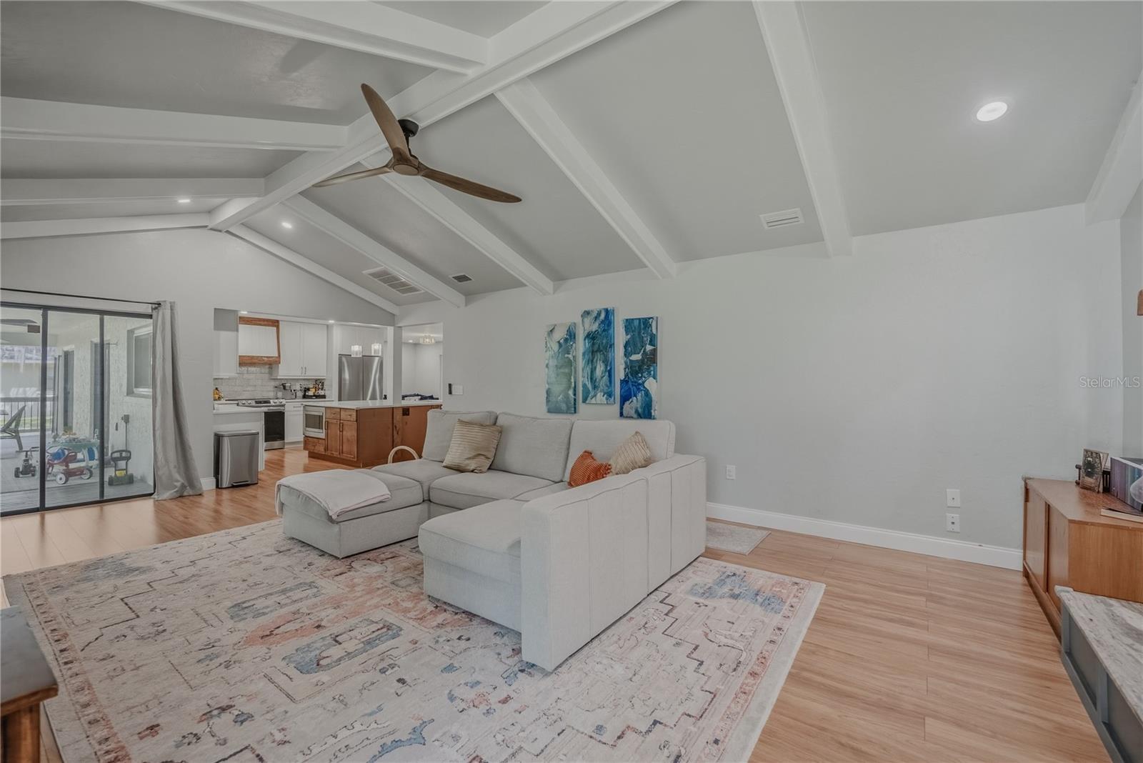 Image 13 of 49 For 19810 85th Loop