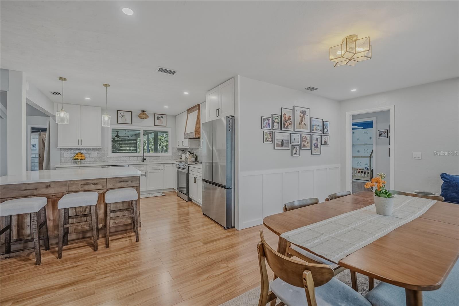 Image 15 of 49 For 19810 85th Loop