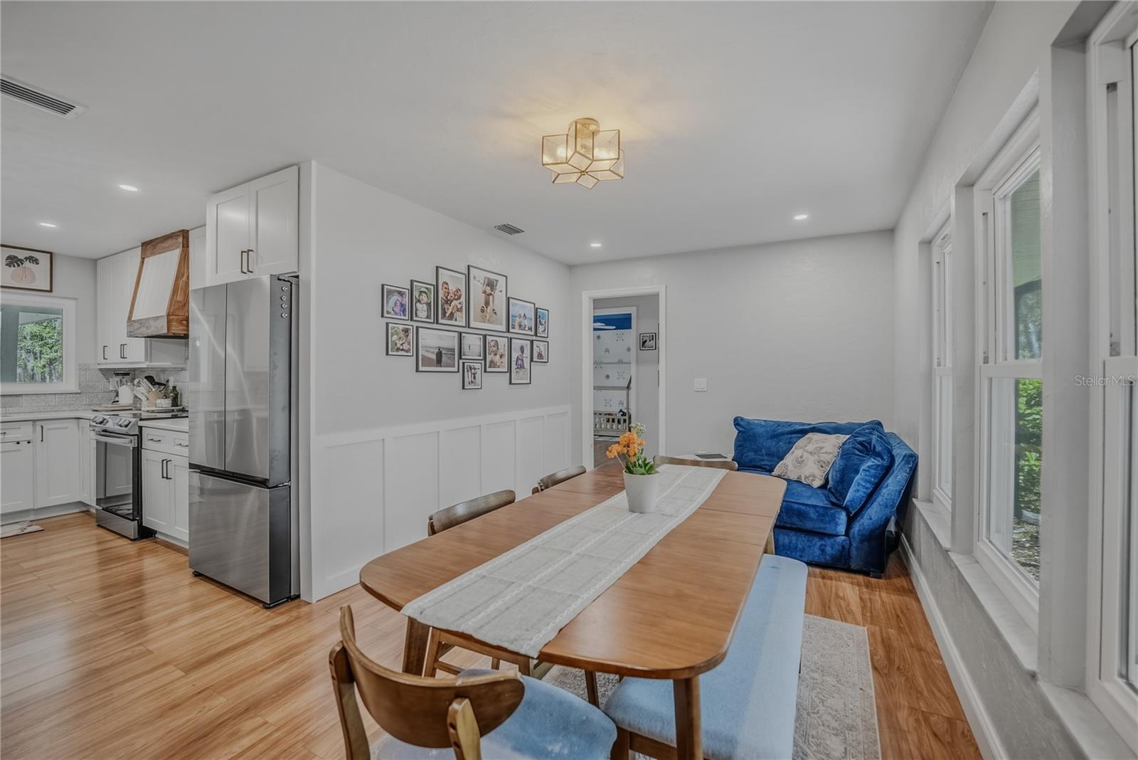 Image 17 of 49 For 19810 85th Loop