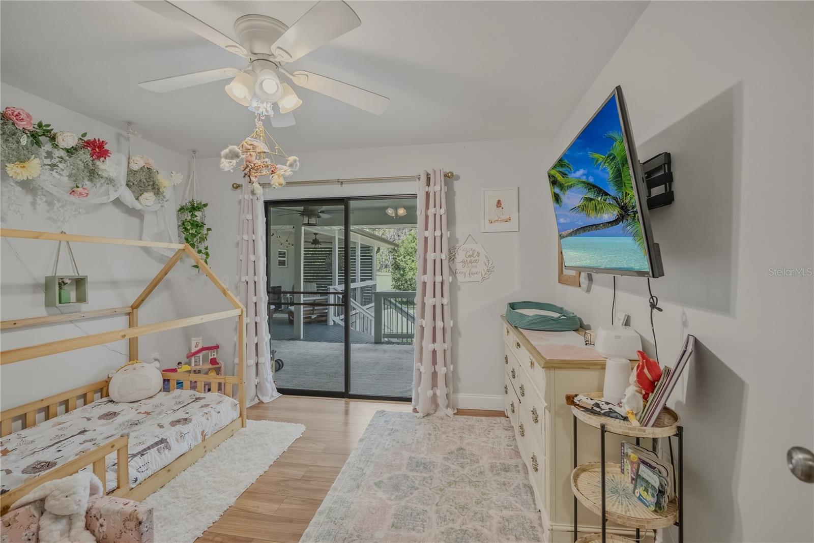 Image 25 of 49 For 19810 85th Loop