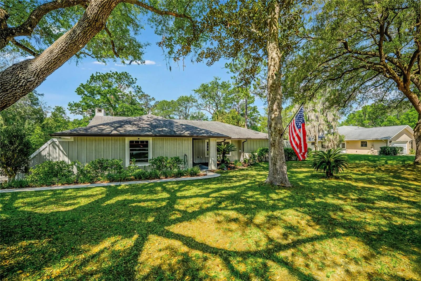 Image 3 of 49 For 19810 85th Loop