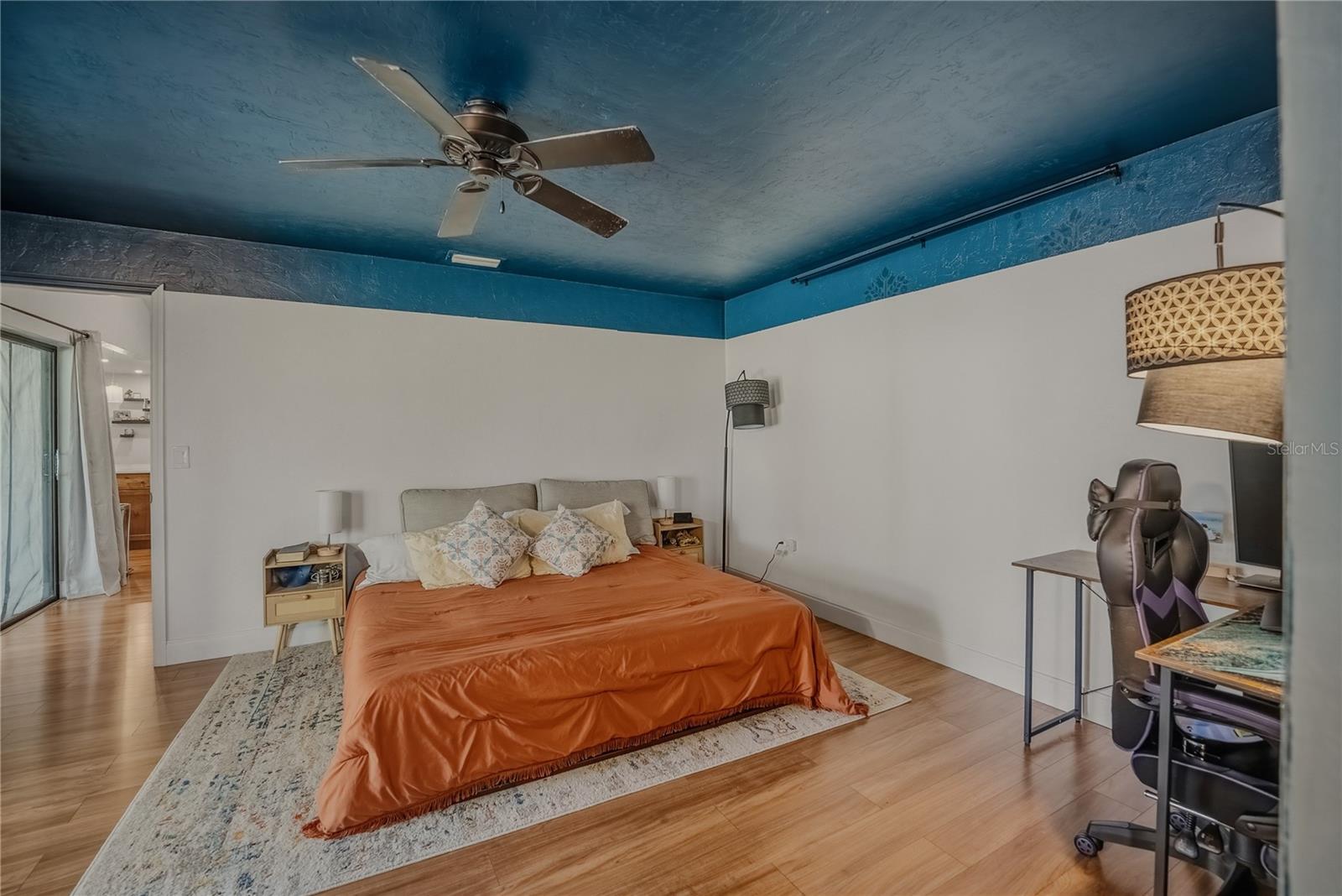 Image 39 of 49 For 19810 85th Loop