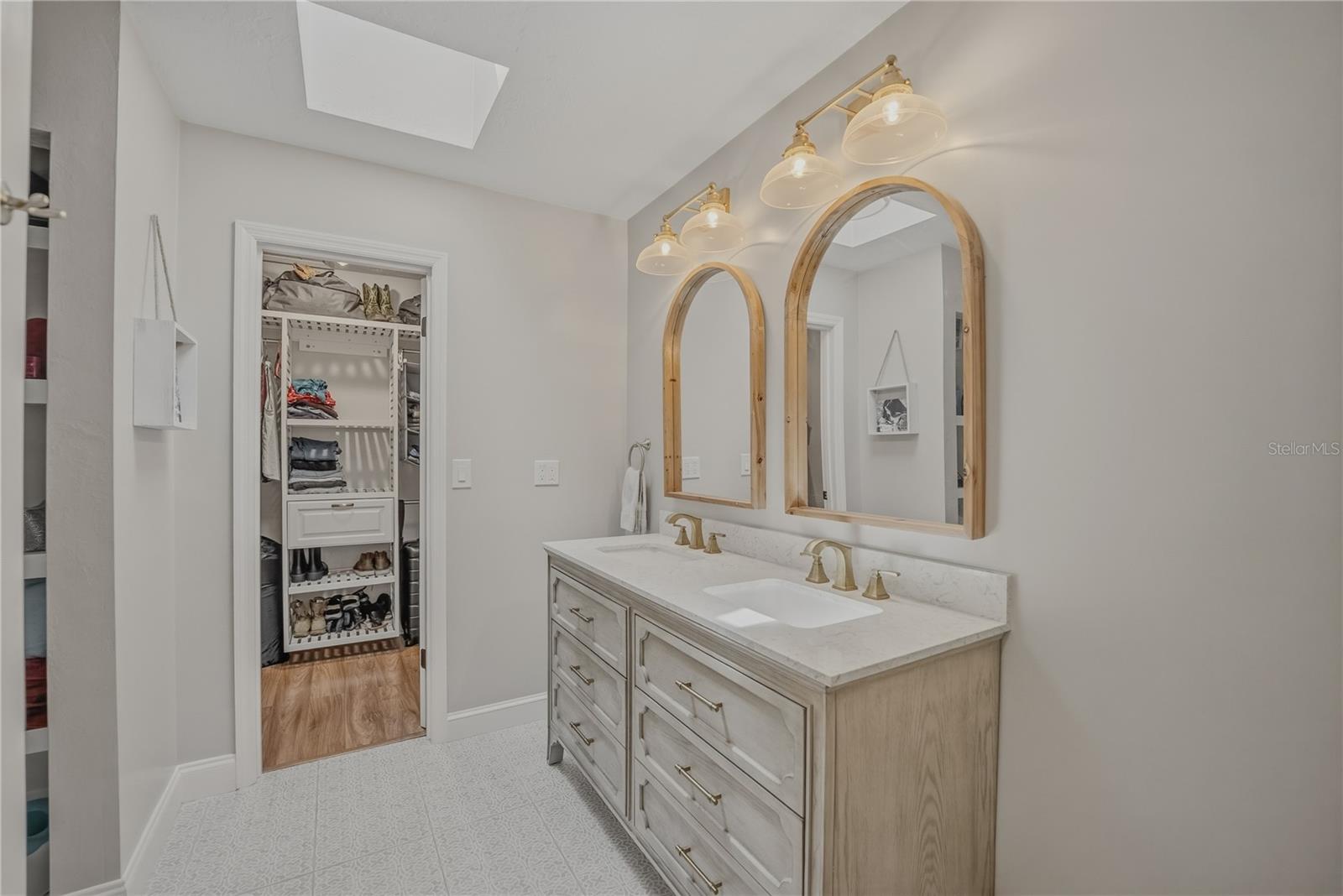 Image 42 of 49 For 19810 85th Loop