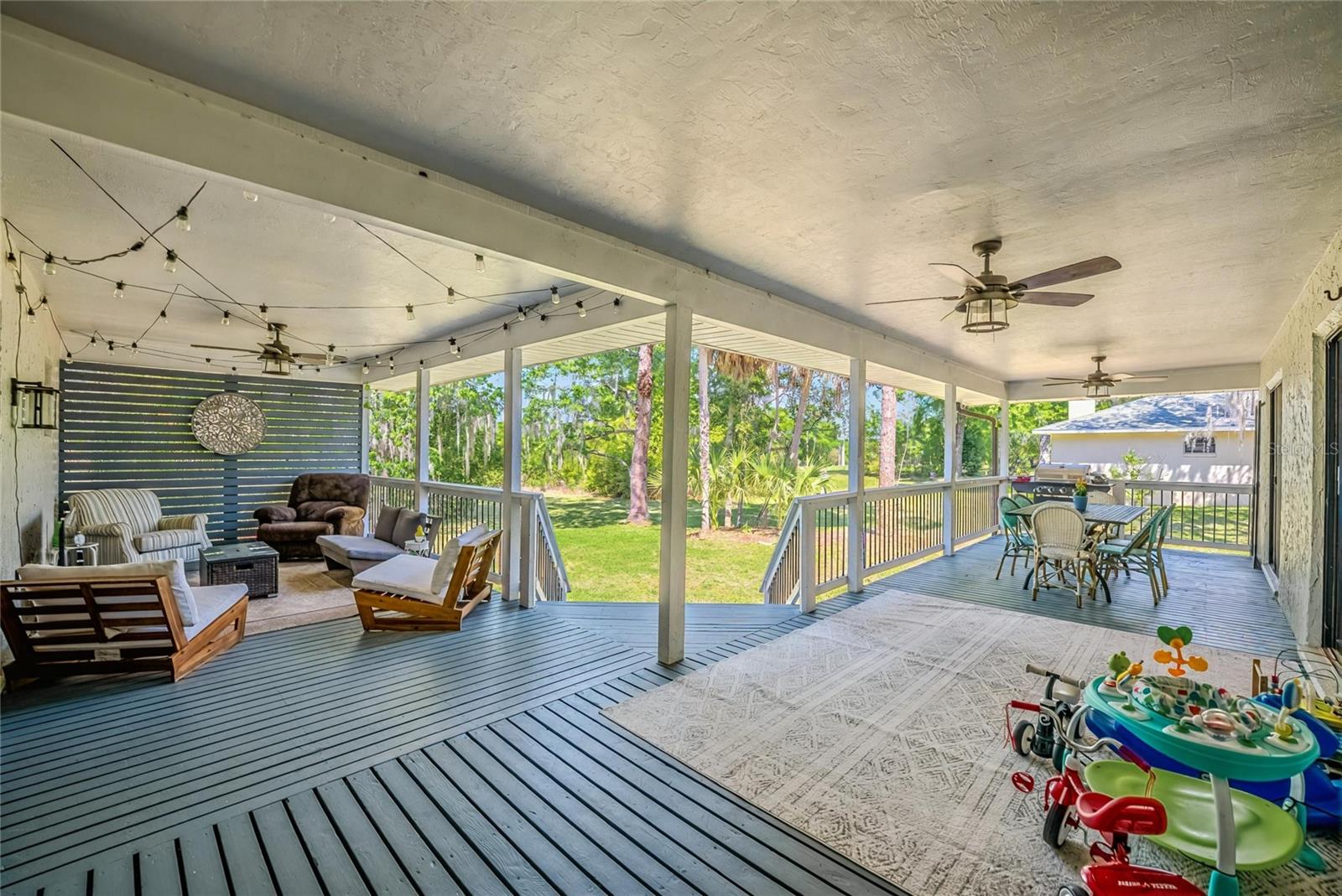 Image 44 of 49 For 19810 85th Loop