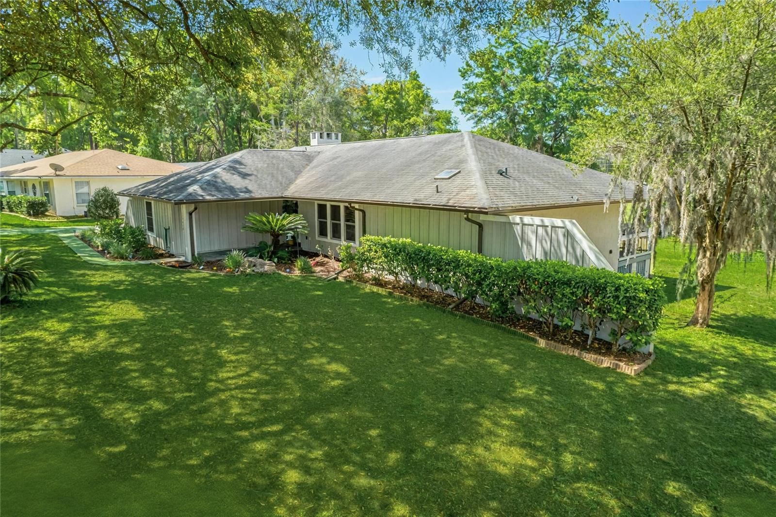 Image 7 of 49 For 19810 85th Loop