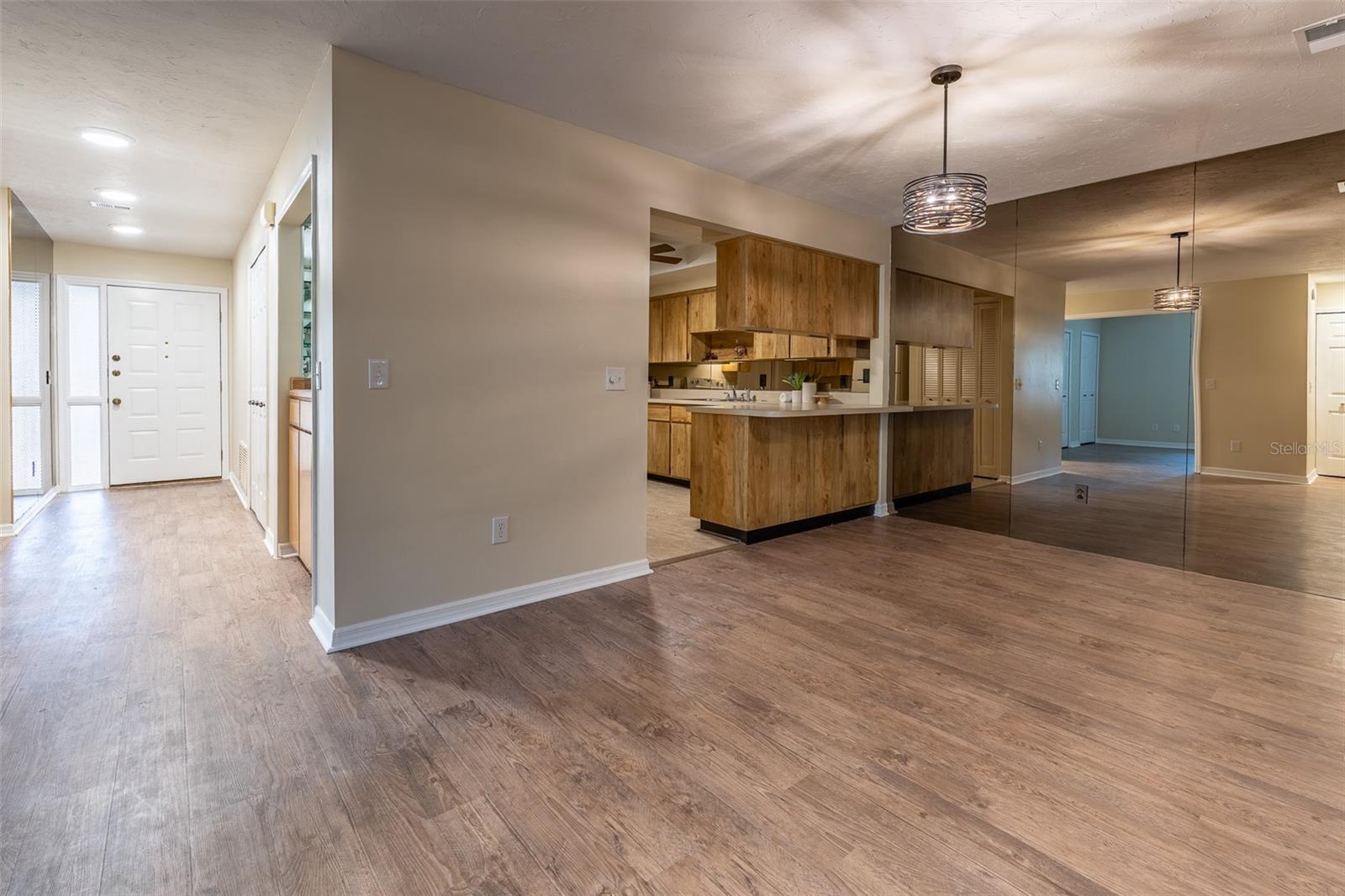 Image 10 of 41 For 1720 38 Avenue