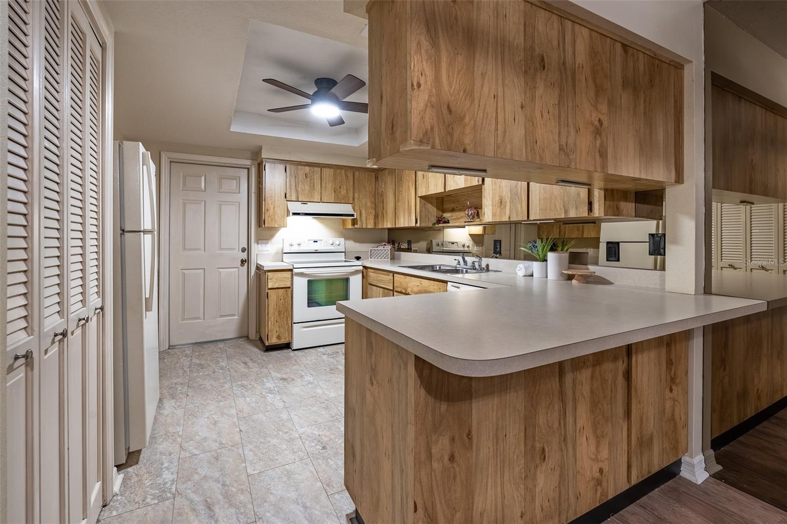 Image 12 of 41 For 1720 38 Avenue