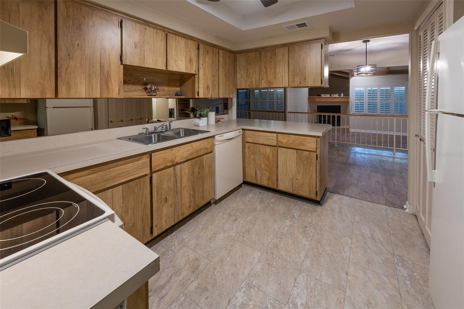 Image 14 of 41 For 1720 38 Avenue