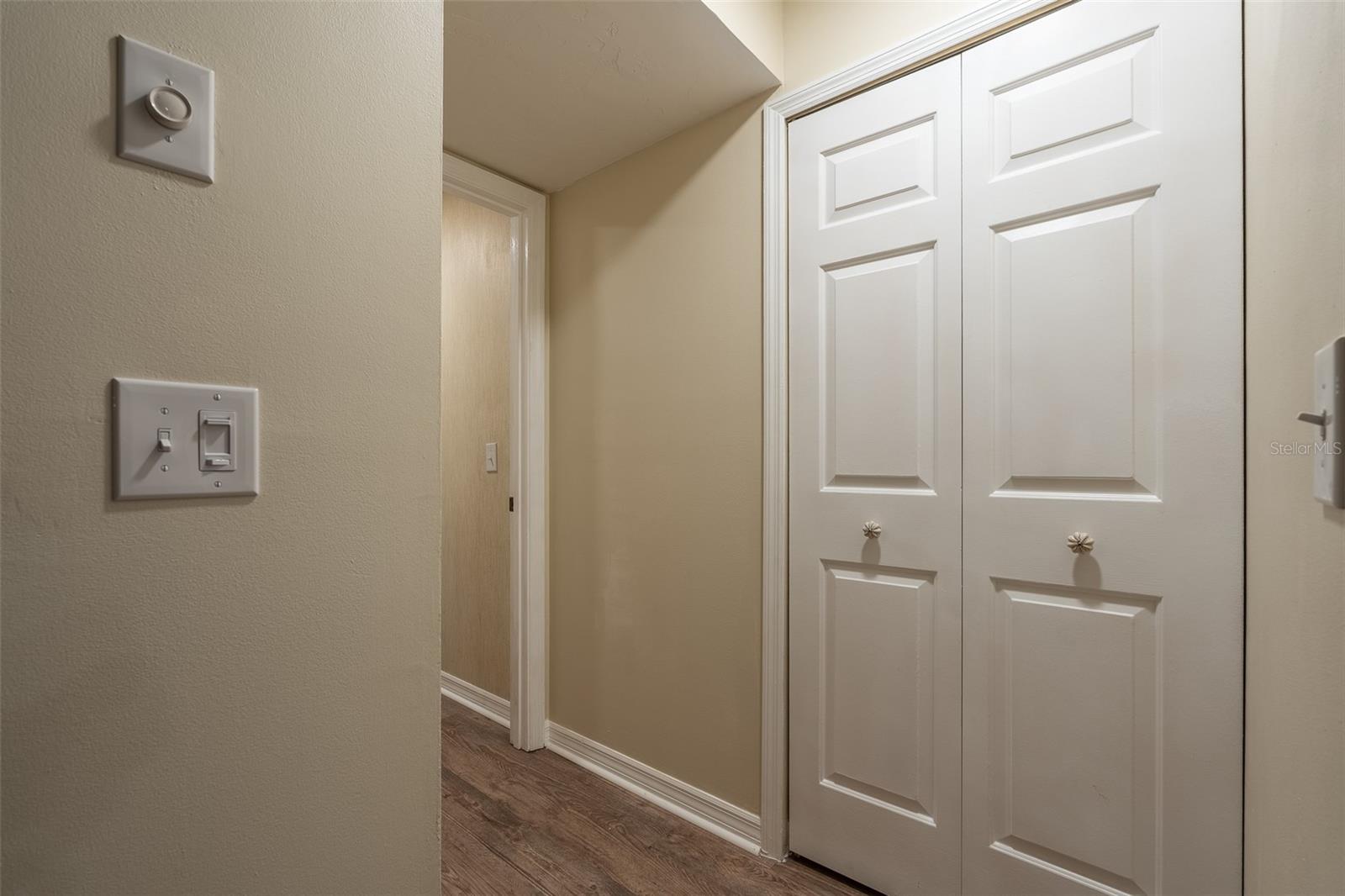 Image 17 of 41 For 1720 38 Avenue