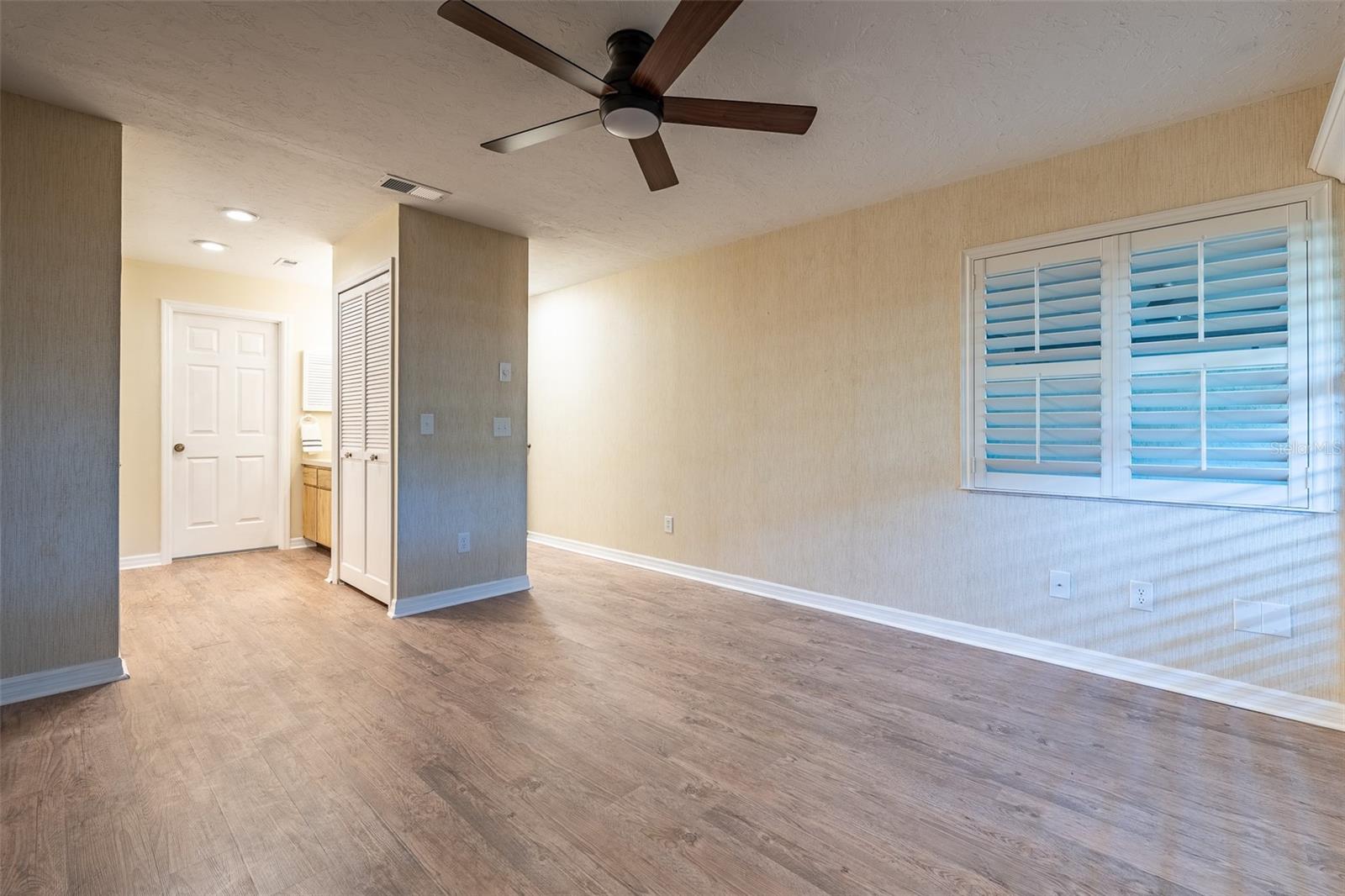 Image 19 of 41 For 1720 38 Avenue