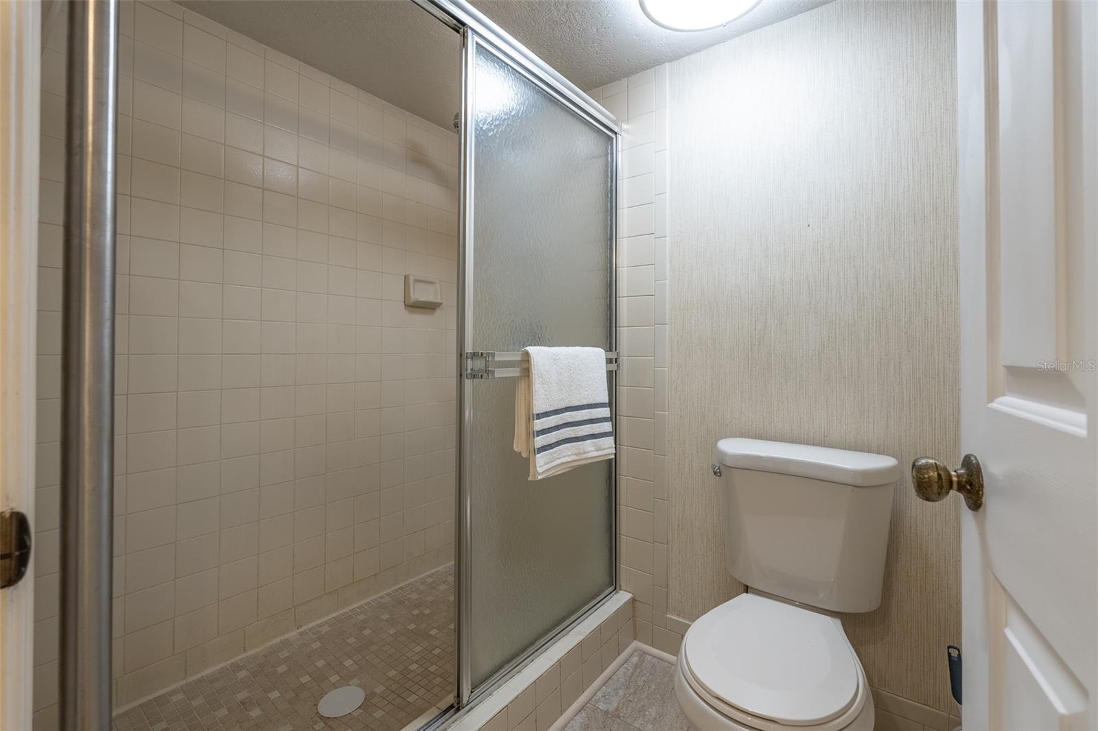 Image 22 of 41 For 1720 38 Avenue