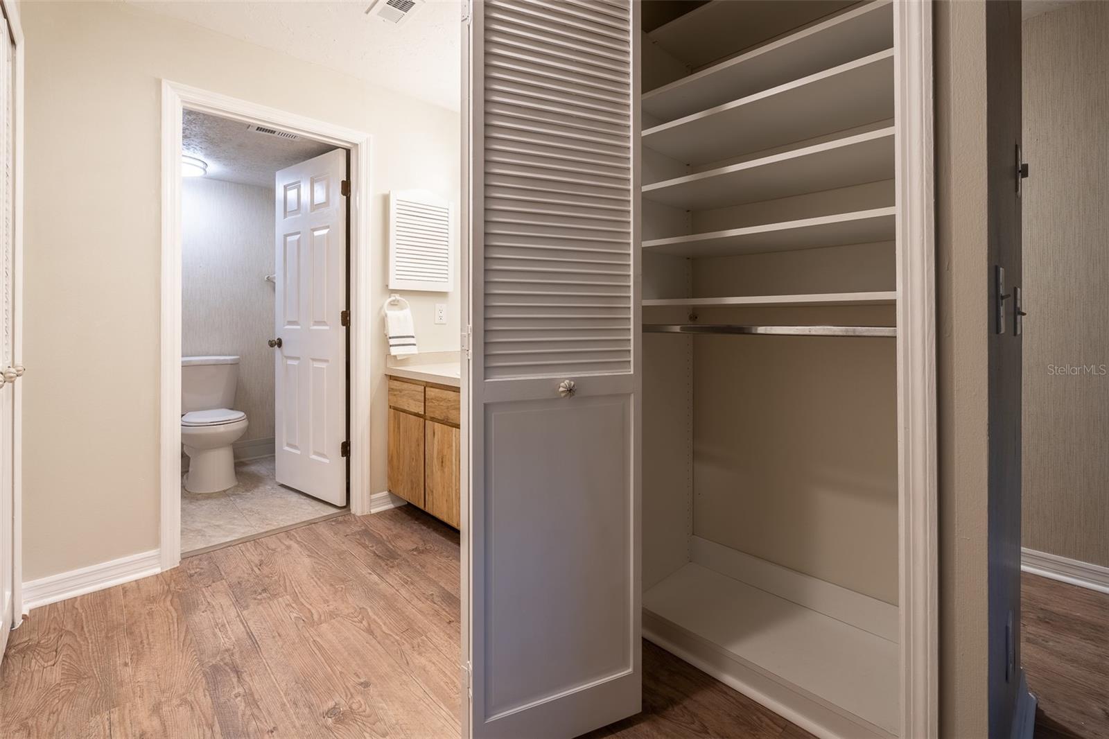 Image 24 of 41 For 1720 38 Avenue