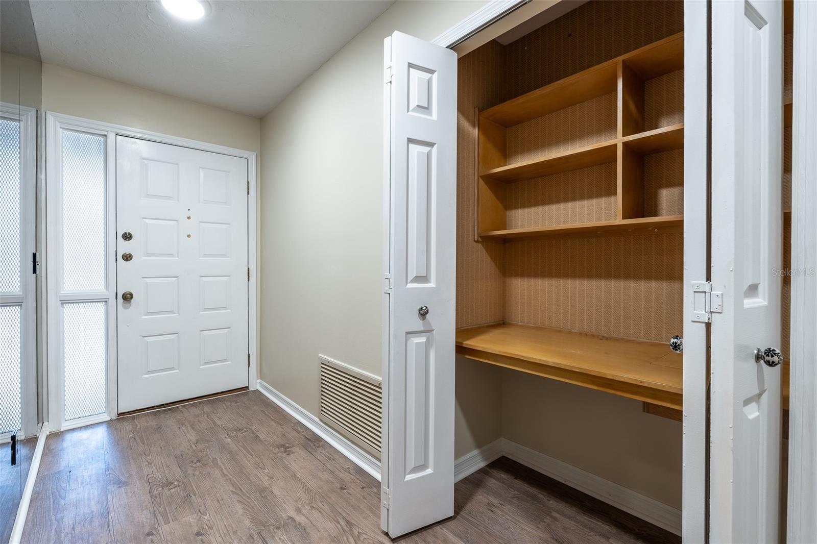 Image 32 of 41 For 1720 38 Avenue