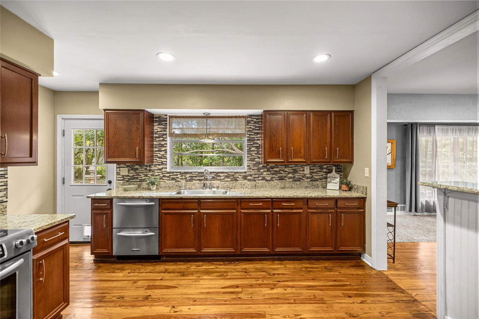 Image 13 of 37 For 732 12th Terrace