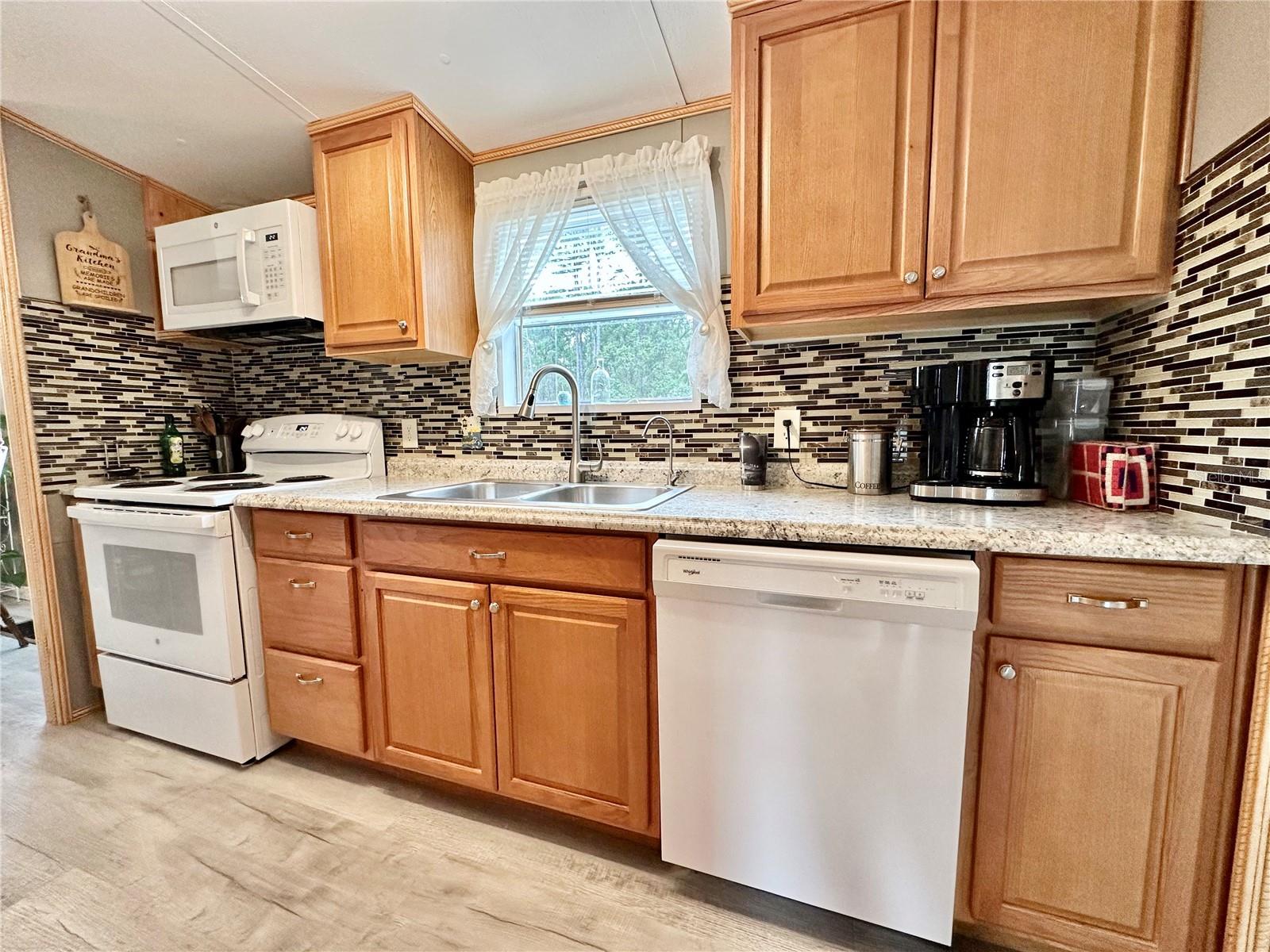 Image 11 of 31 For 18400 90th Lane