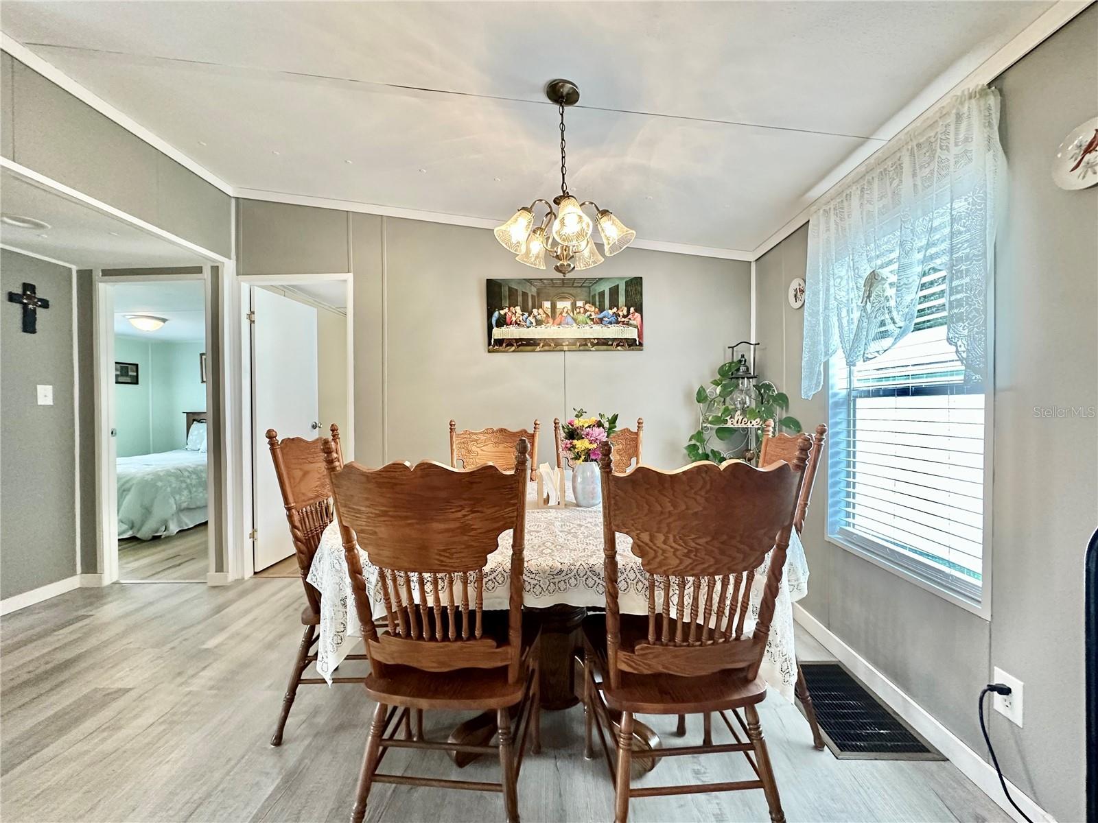 Image 14 of 31 For 18400 90th Lane