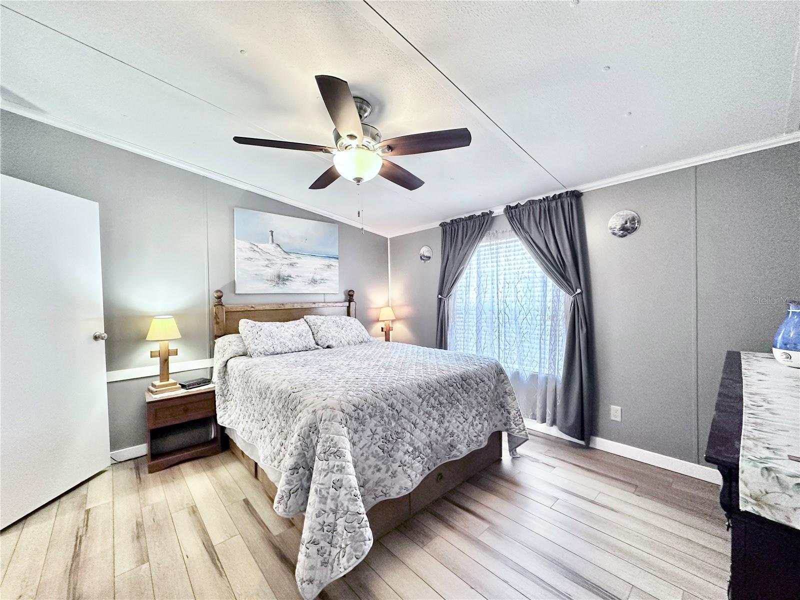 Image 15 of 31 For 18400 90th Lane