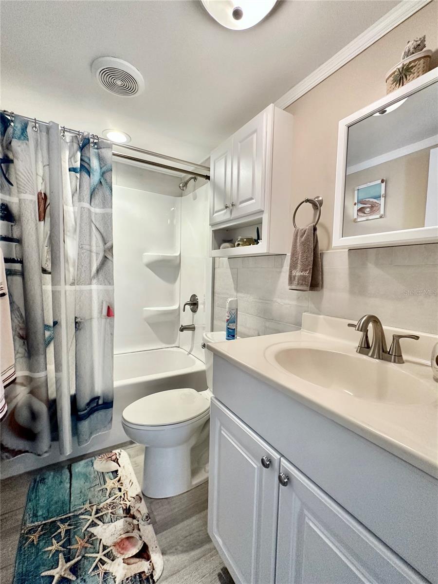 Image 20 of 31 For 18400 90th Lane