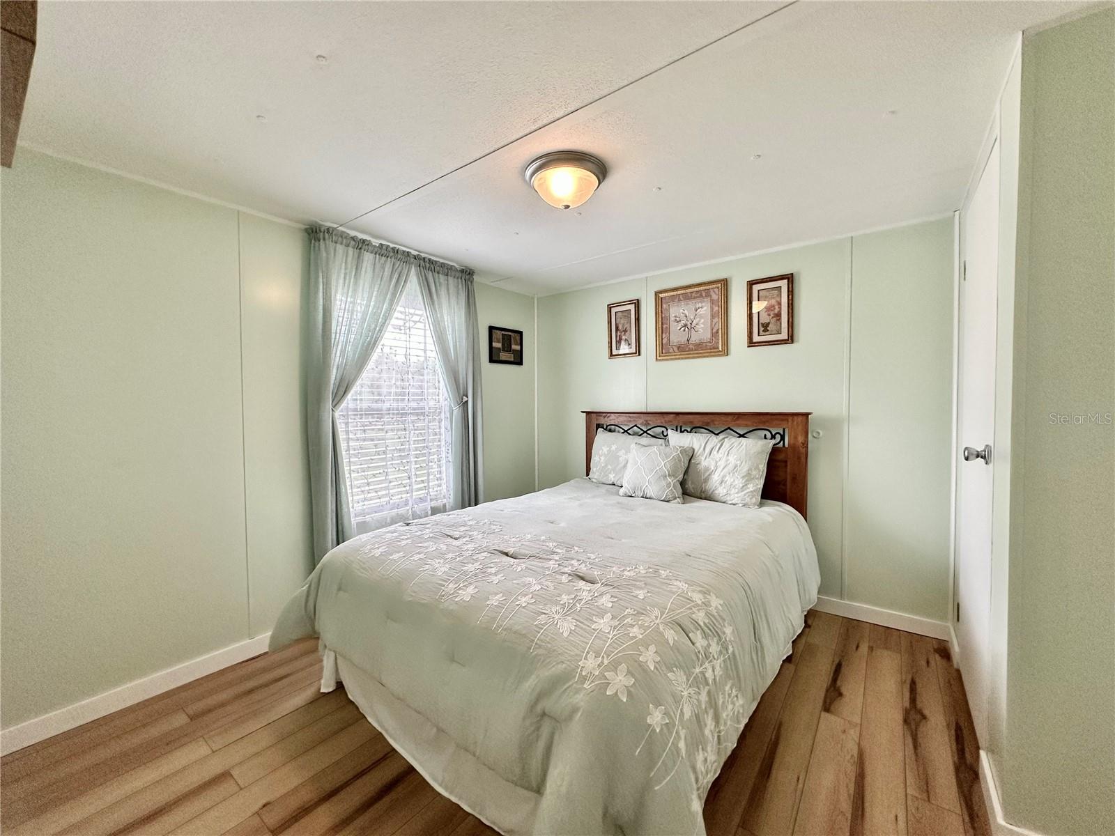 Image 21 of 31 For 18400 90th Lane