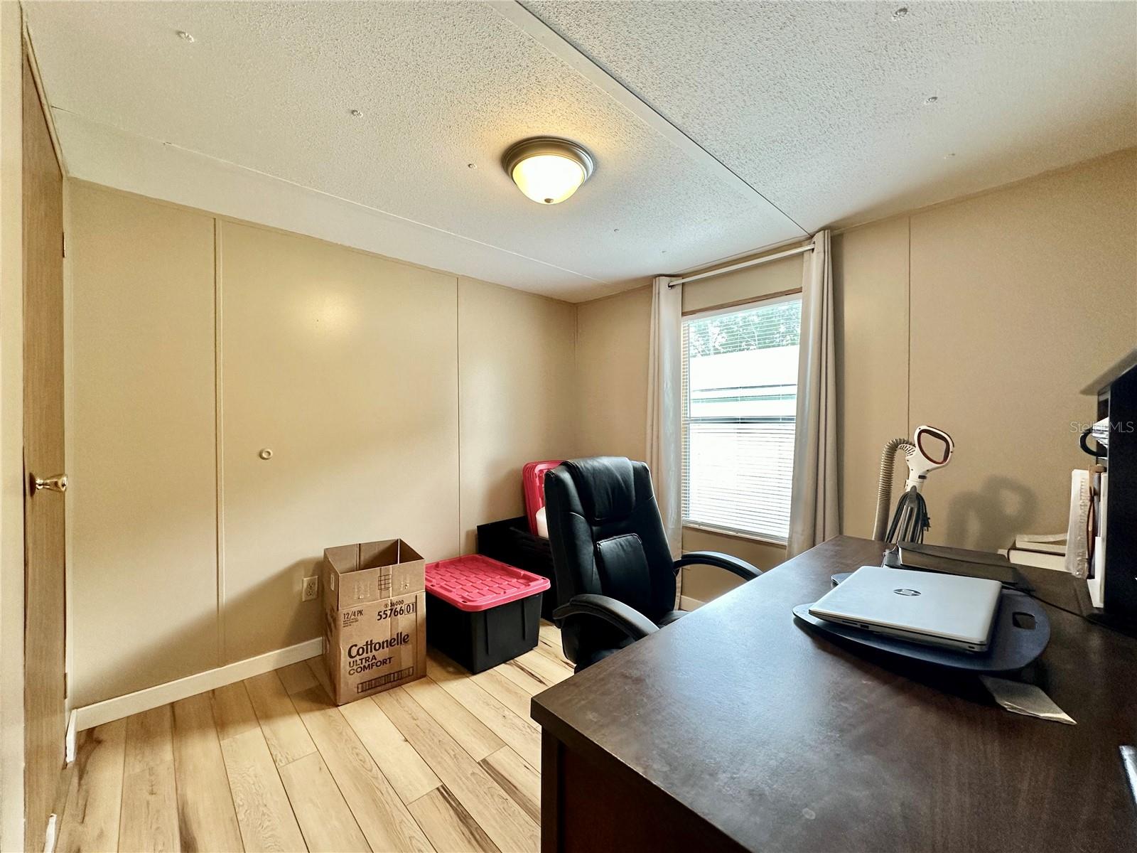 Image 22 of 31 For 18400 90th Lane