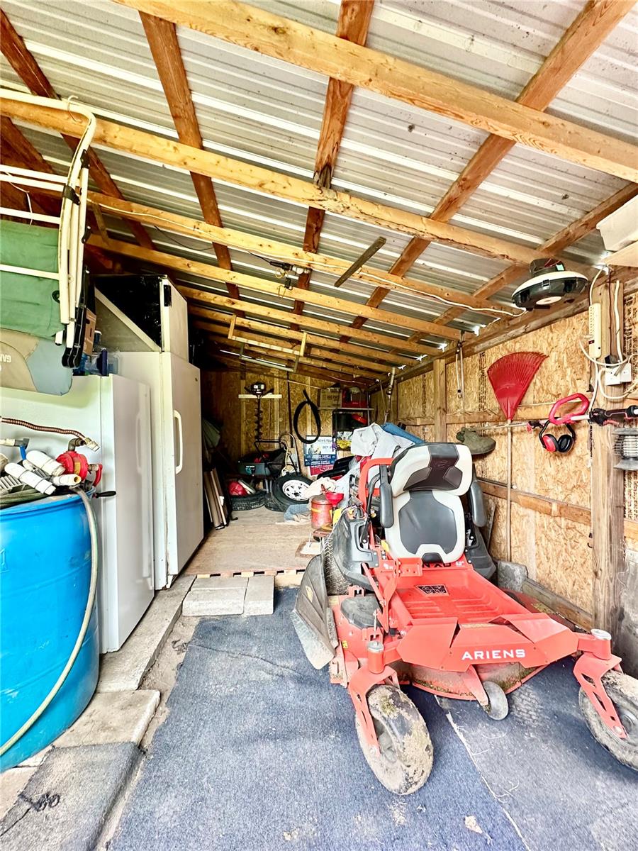 Image 25 of 31 For 18400 90th Lane