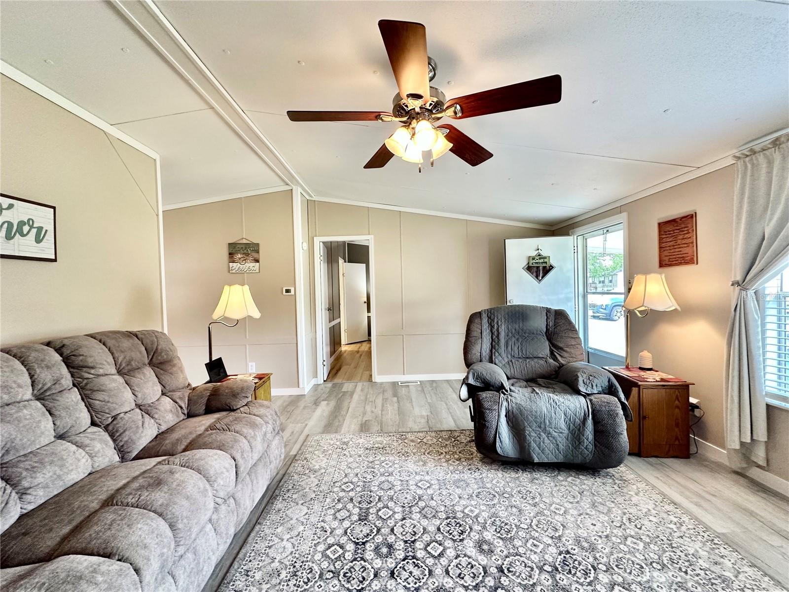 Image 7 of 31 For 18400 90th Lane