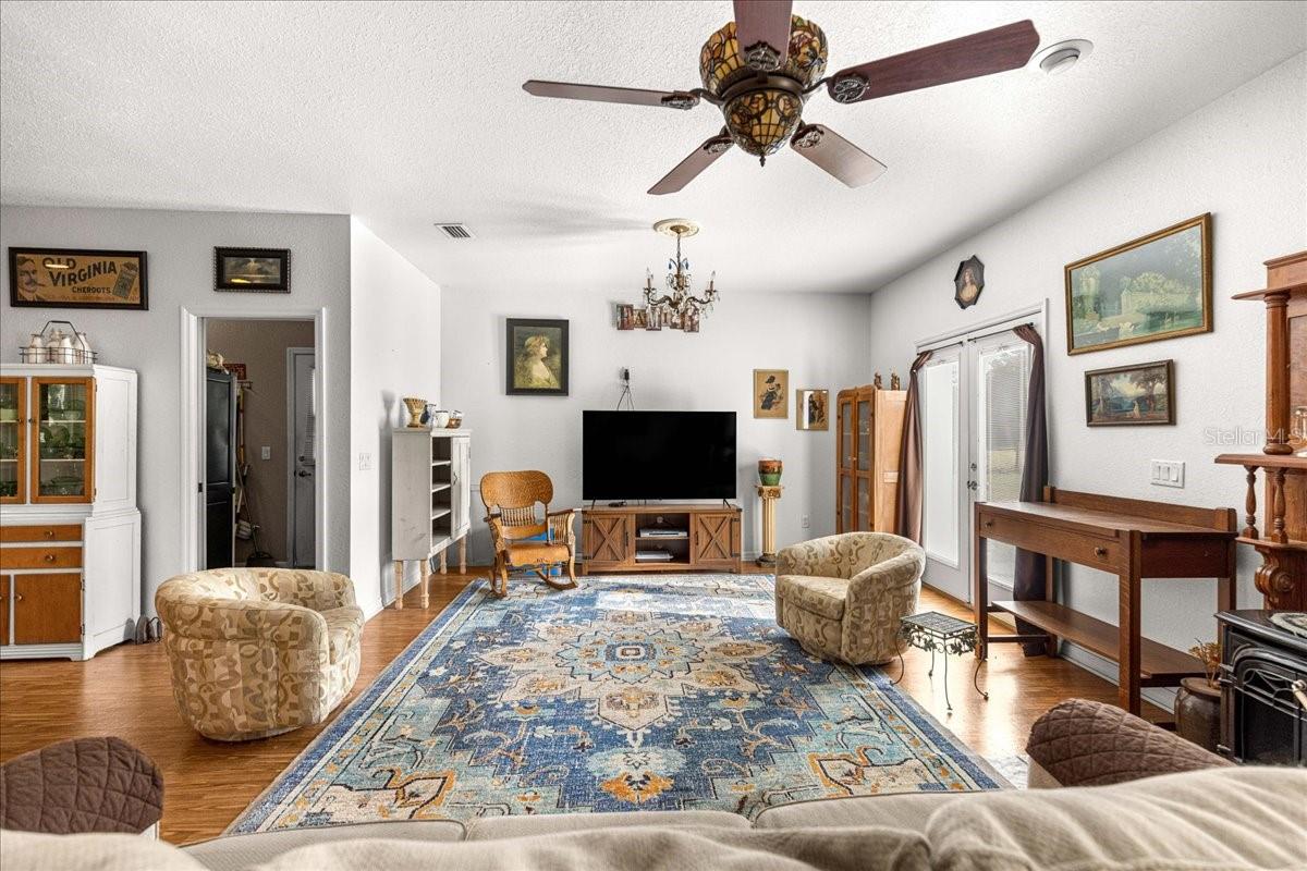 Image 10 of 52 For 6025 19th Court