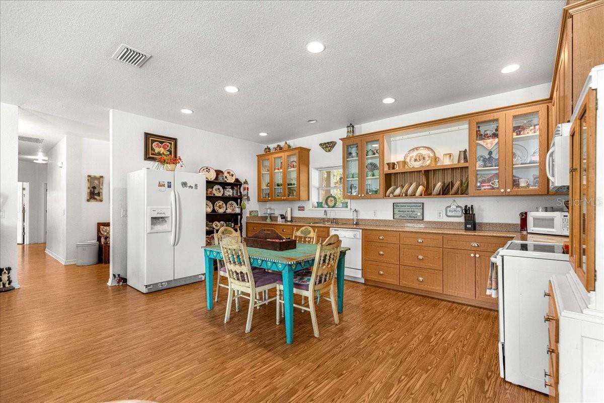 Image 19 of 52 For 6025 19th Court